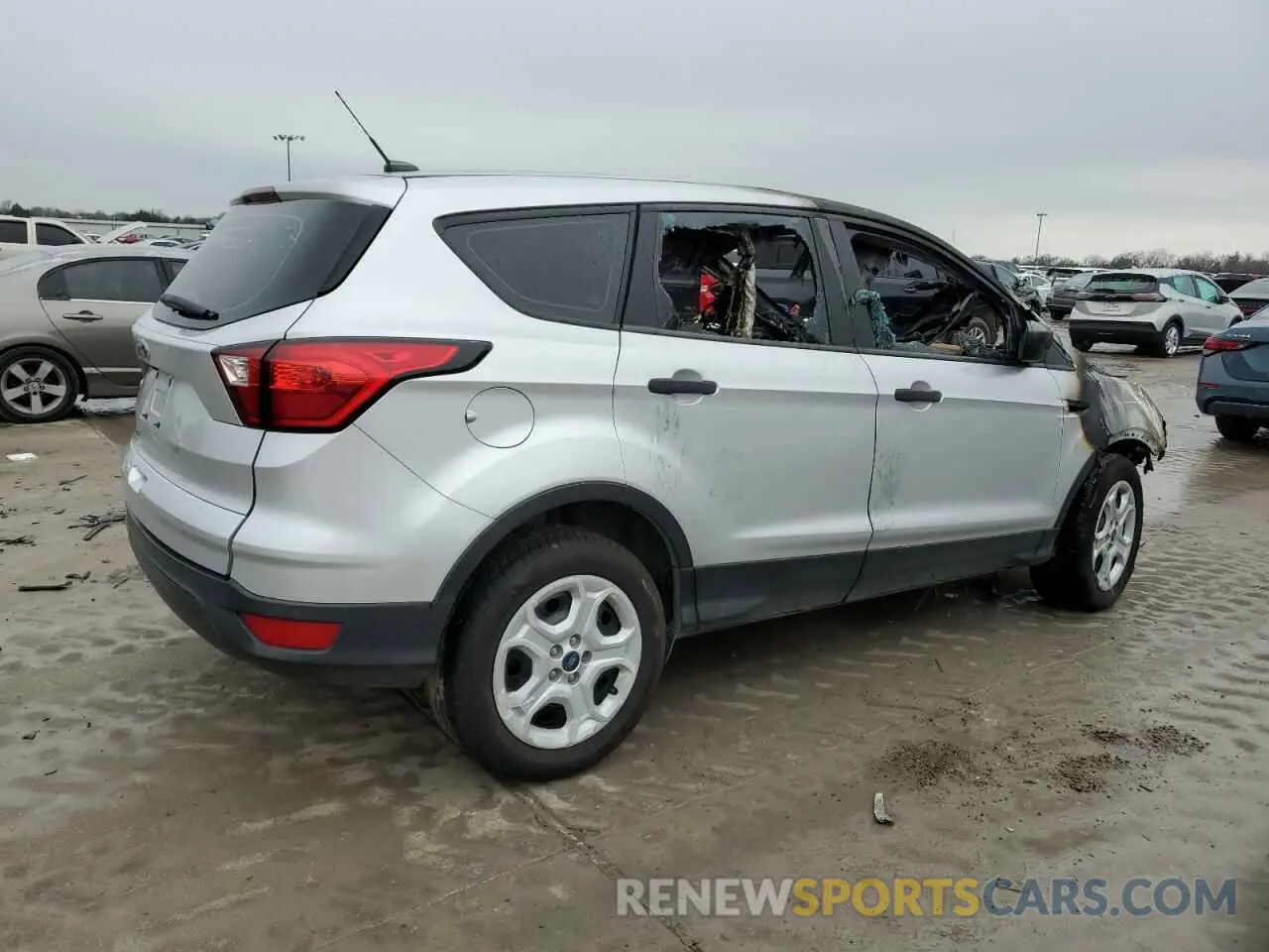 3 Photograph of a damaged car 1FMCU0F76KUA99601 FORD ESCAPE 2019