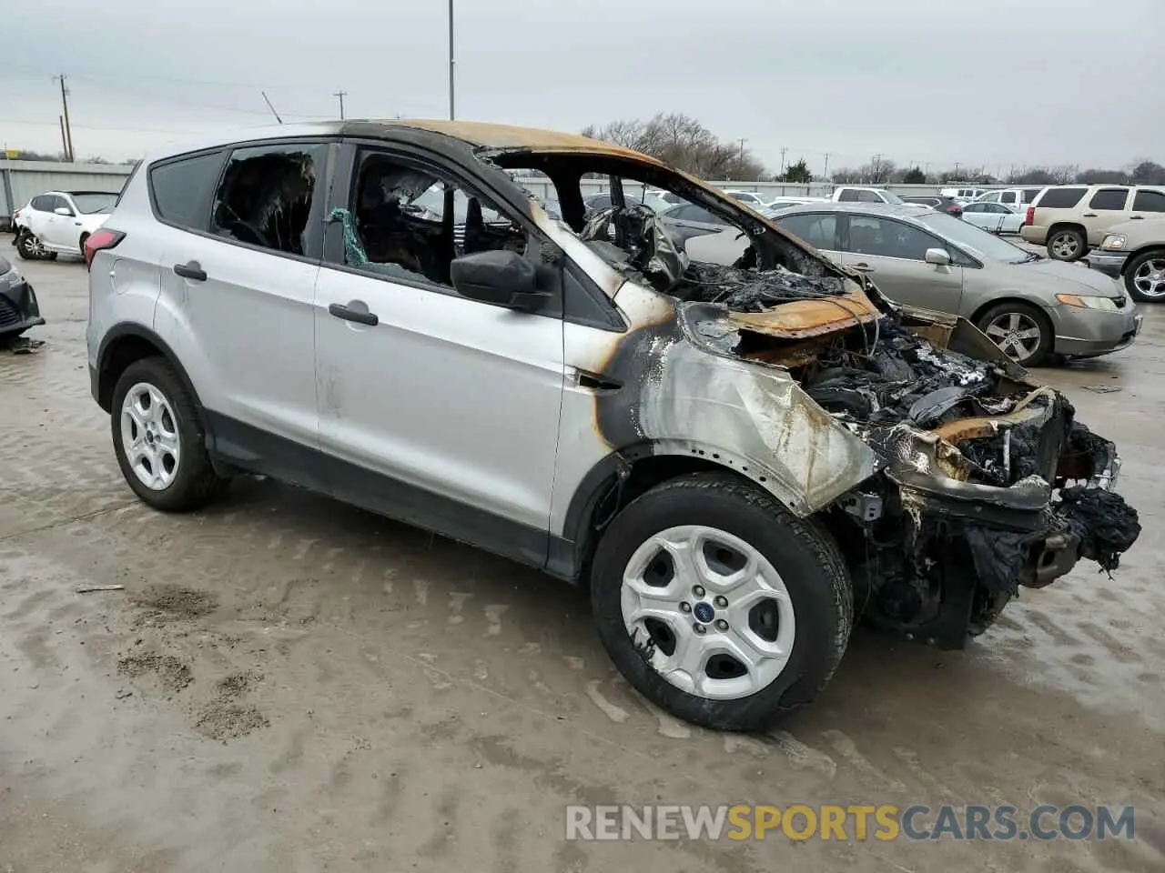 4 Photograph of a damaged car 1FMCU0F76KUA99601 FORD ESCAPE 2019