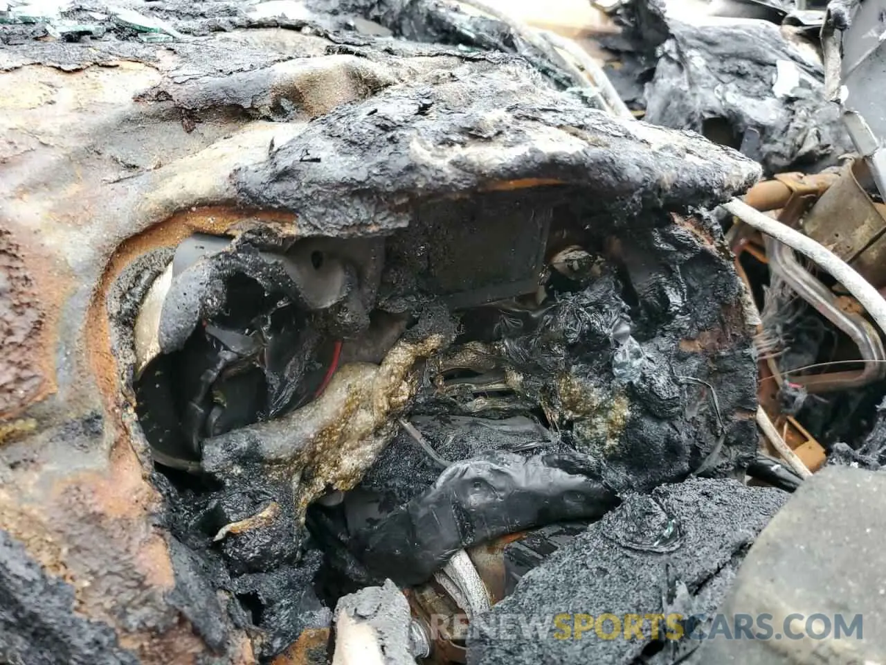 9 Photograph of a damaged car 1FMCU0F76KUA99601 FORD ESCAPE 2019