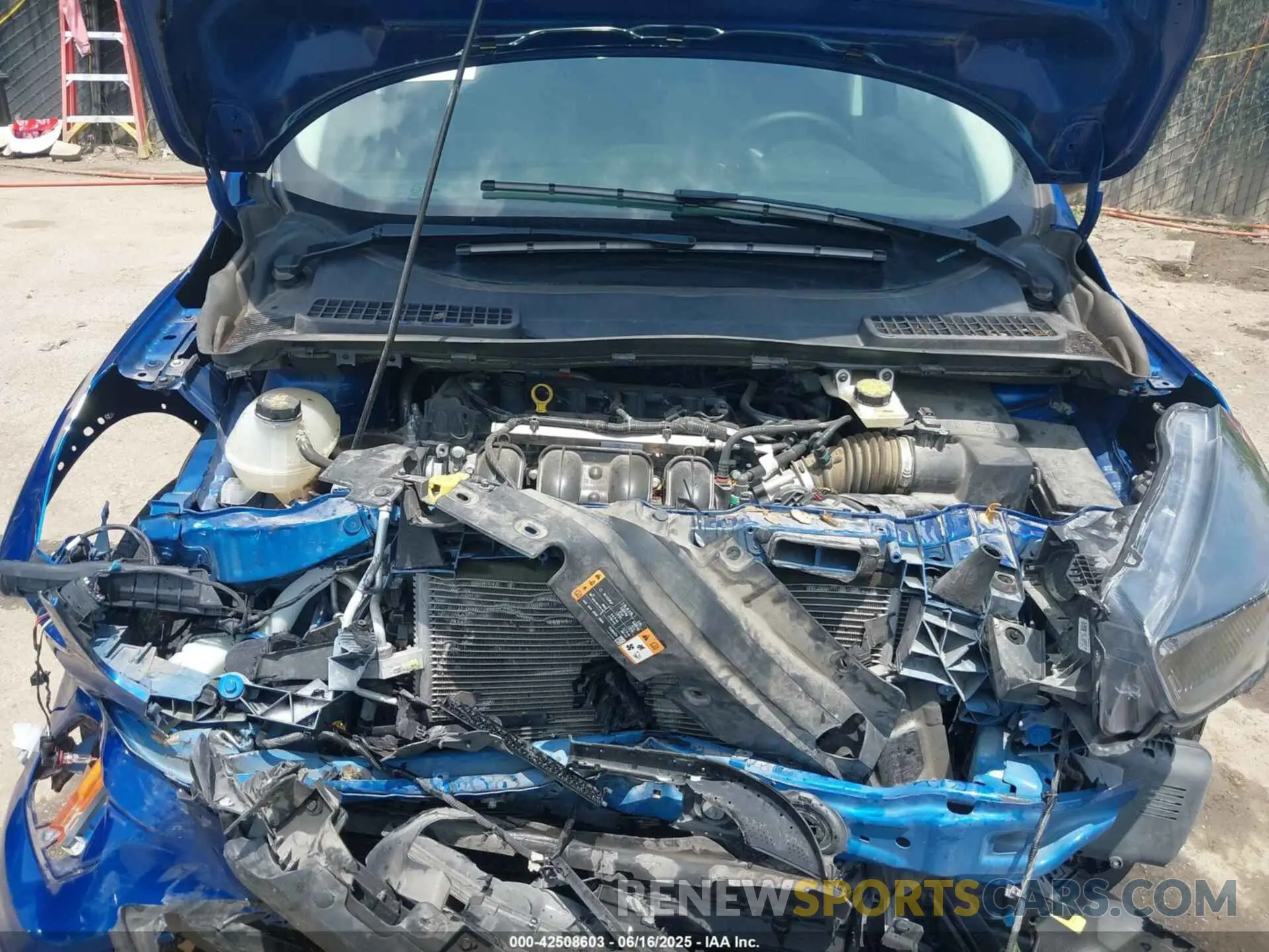10 Photograph of a damaged car 1FMCU0F76KUB60154 FORD ESCAPE 2019