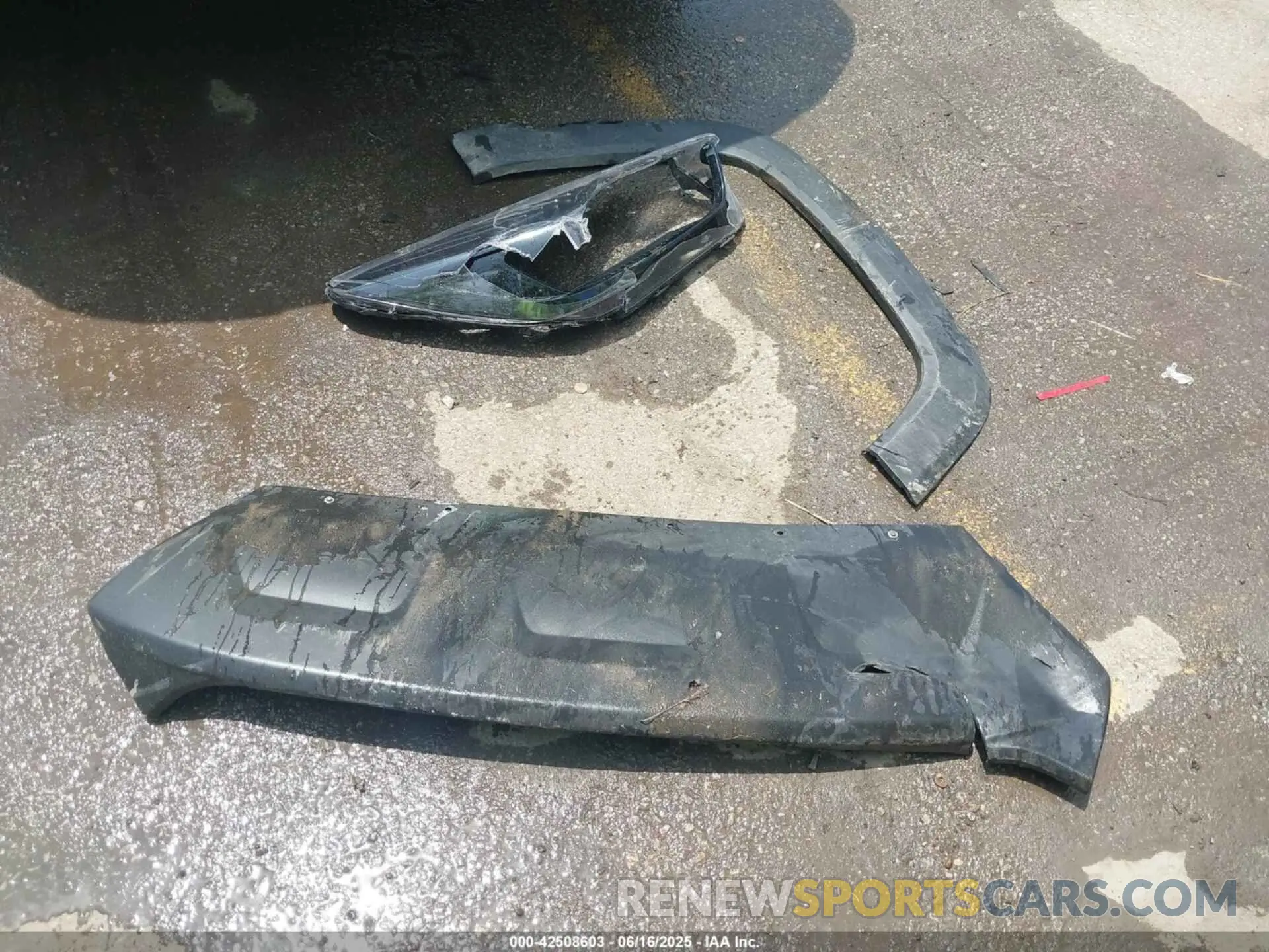 12 Photograph of a damaged car 1FMCU0F76KUB60154 FORD ESCAPE 2019