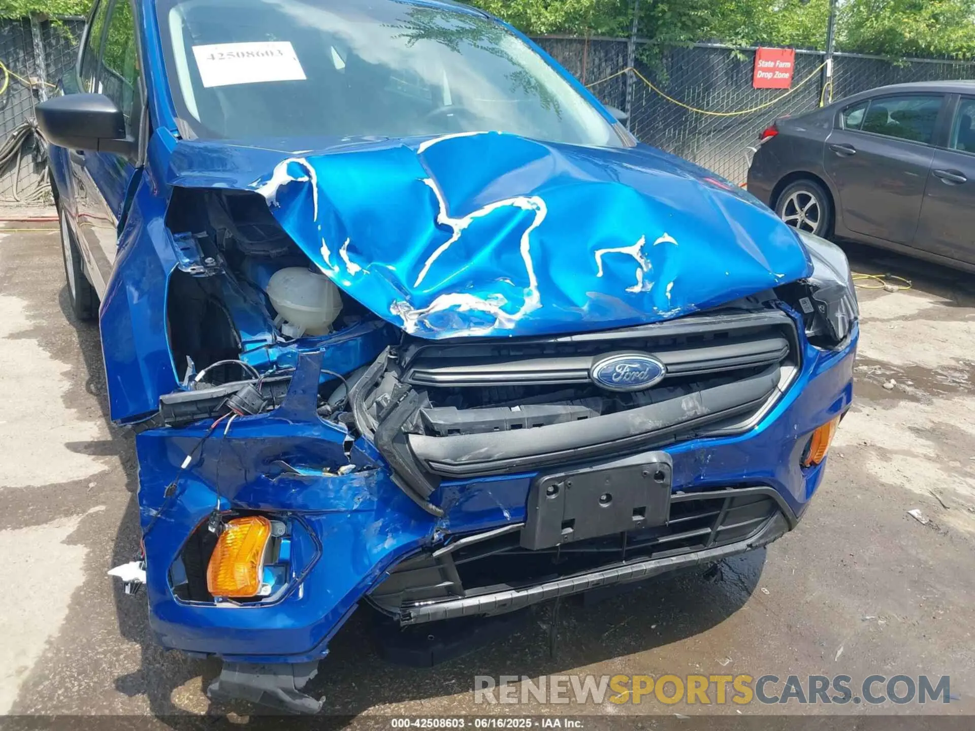 6 Photograph of a damaged car 1FMCU0F76KUB60154 FORD ESCAPE 2019