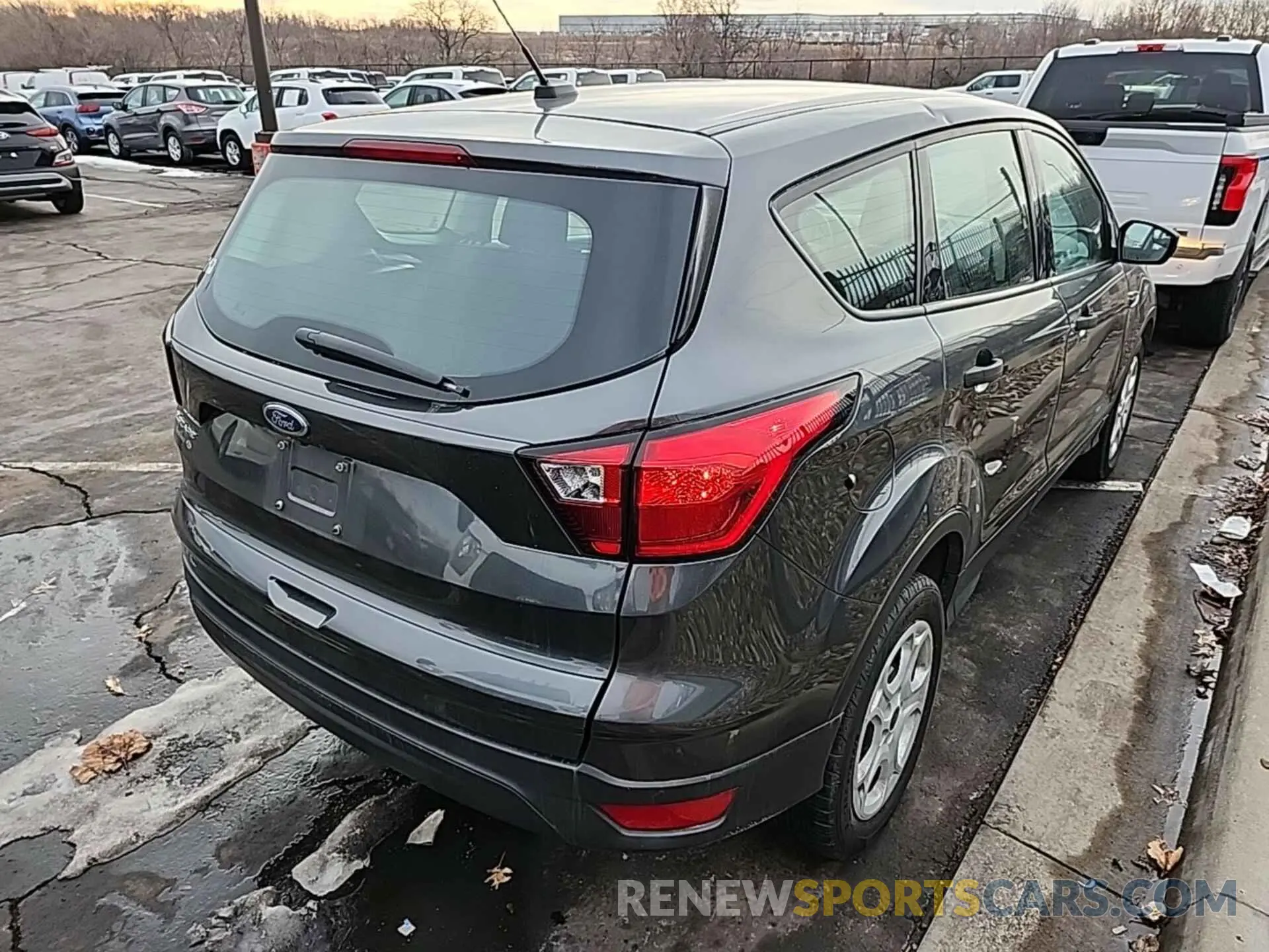 23 Photograph of a damaged car 1FMCU0F76KUB78346 FORD ESCAPE 2019