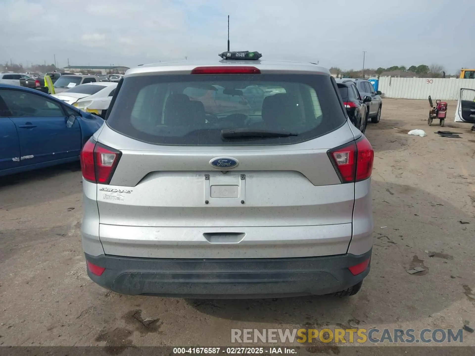 16 Photograph of a damaged car 1FMCU0F76KUB96023 FORD ESCAPE 2019