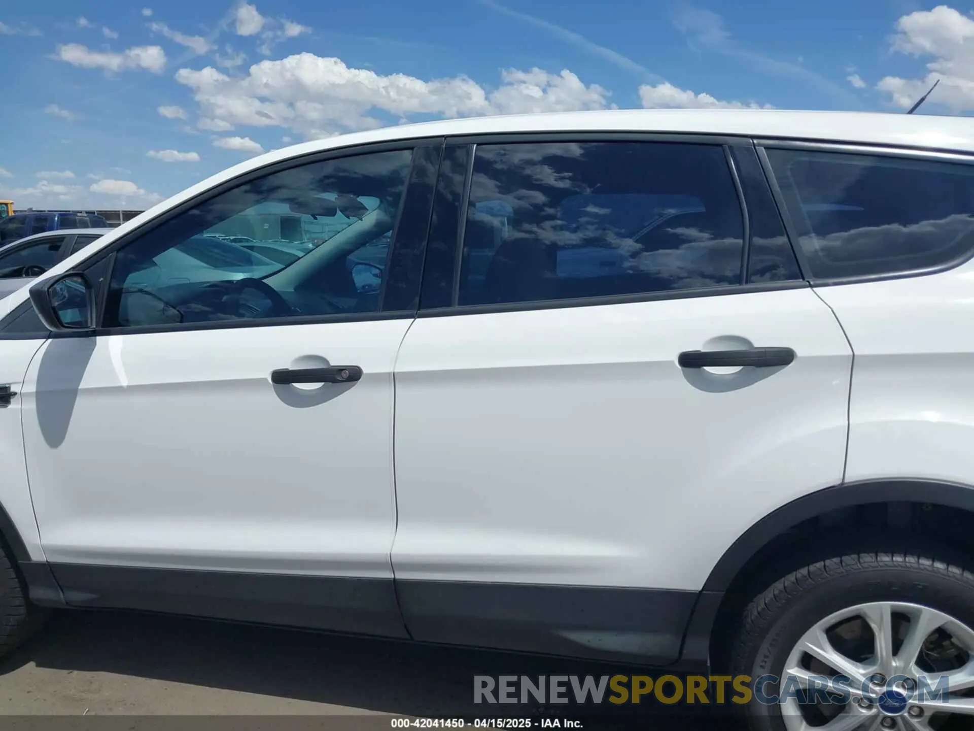 14 Photograph of a damaged car 1FMCU0F76KUC27951 FORD ESCAPE 2019