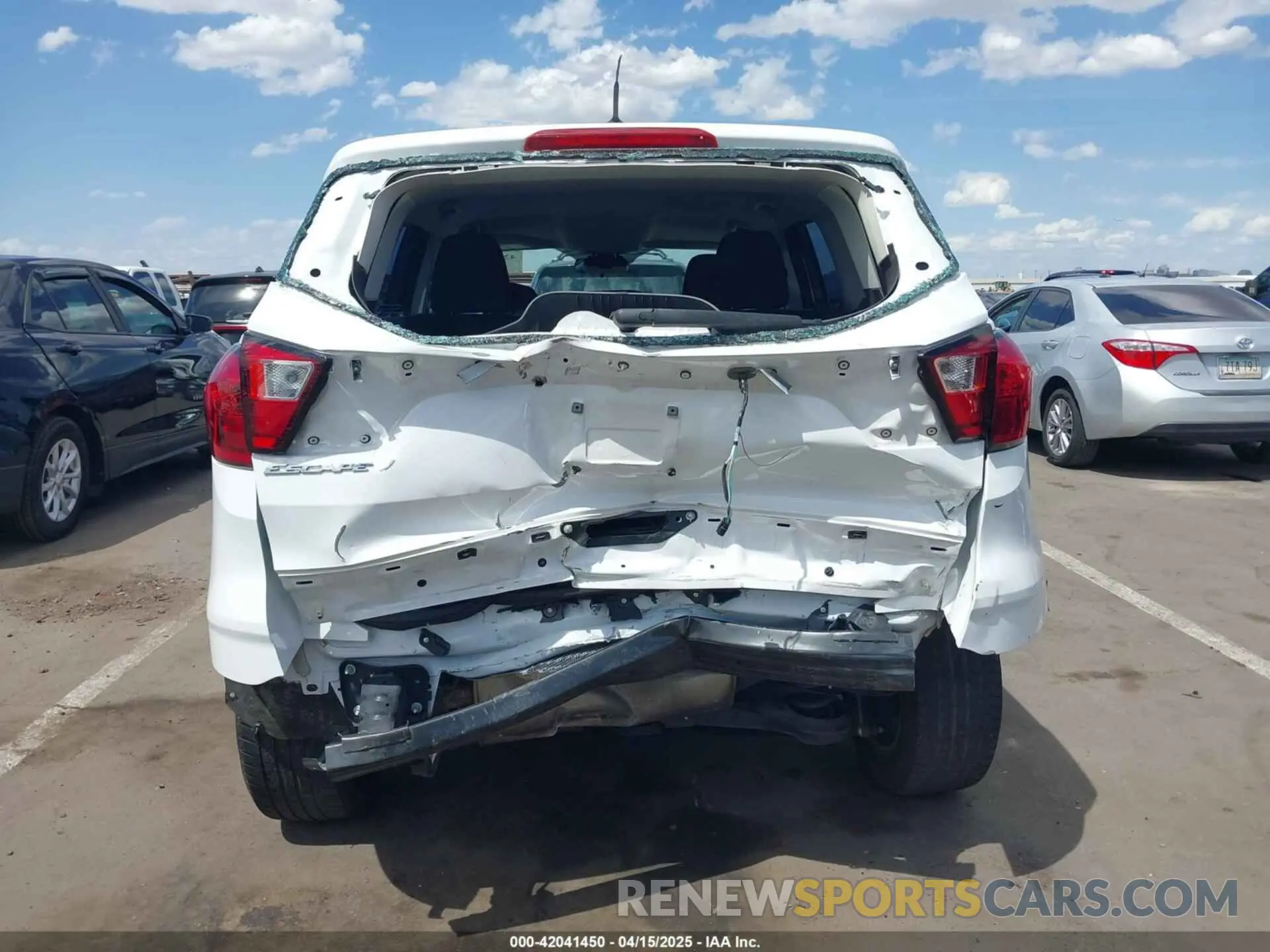 16 Photograph of a damaged car 1FMCU0F76KUC27951 FORD ESCAPE 2019