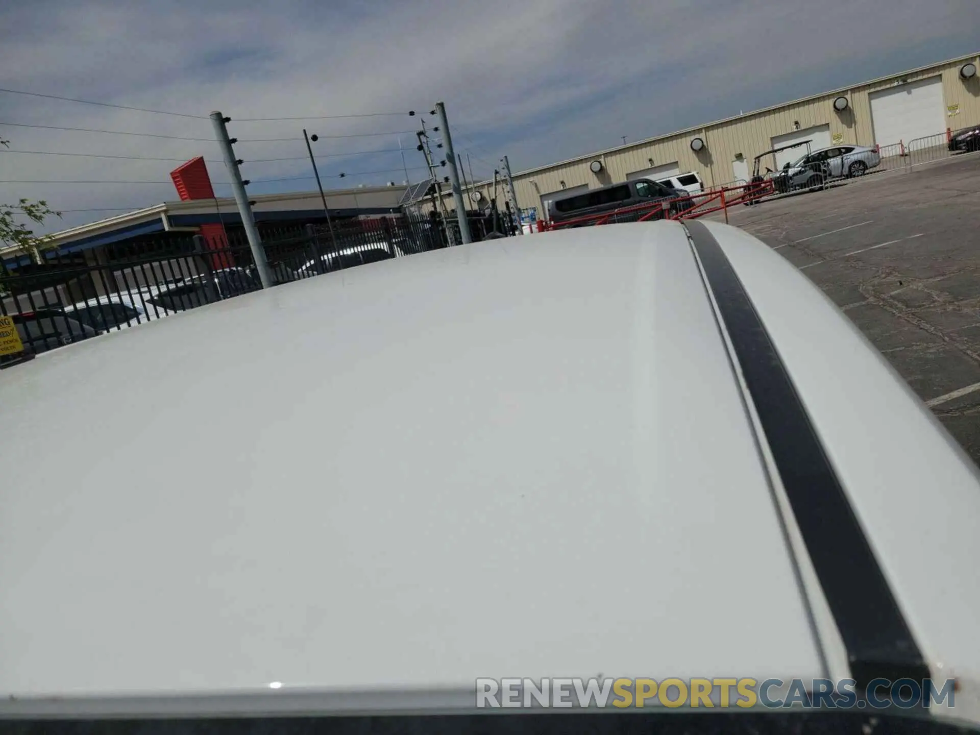 10 Photograph of a damaged car 1FMCU0F76KUC33507 FORD ESCAPE 2019