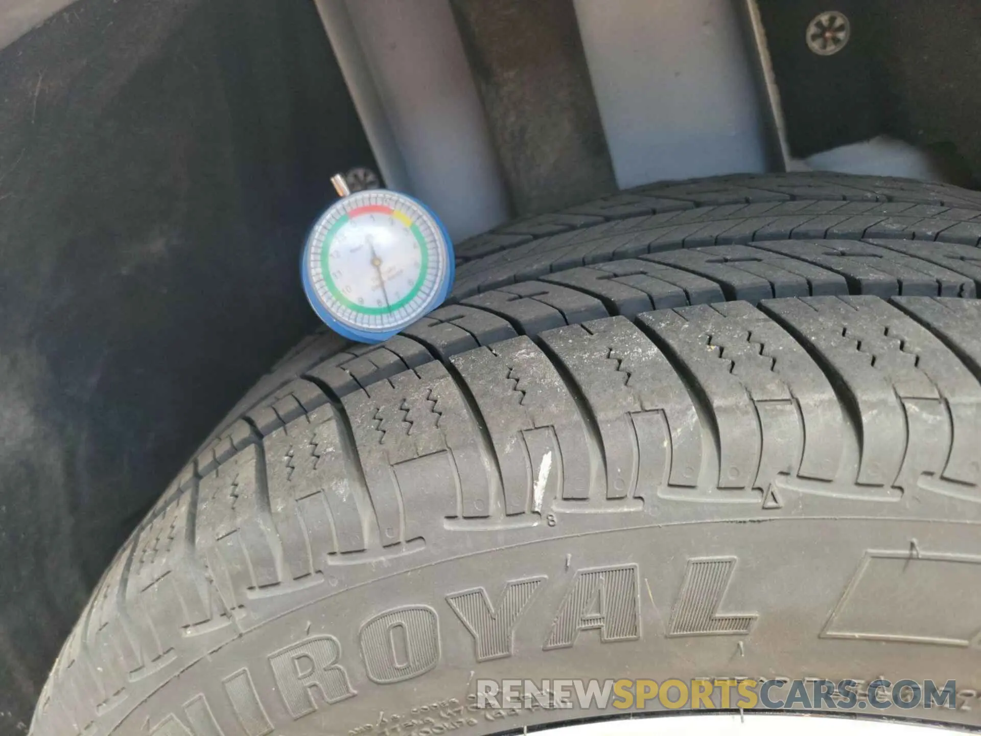 16 Photograph of a damaged car 1FMCU0F76KUC33507 FORD ESCAPE 2019