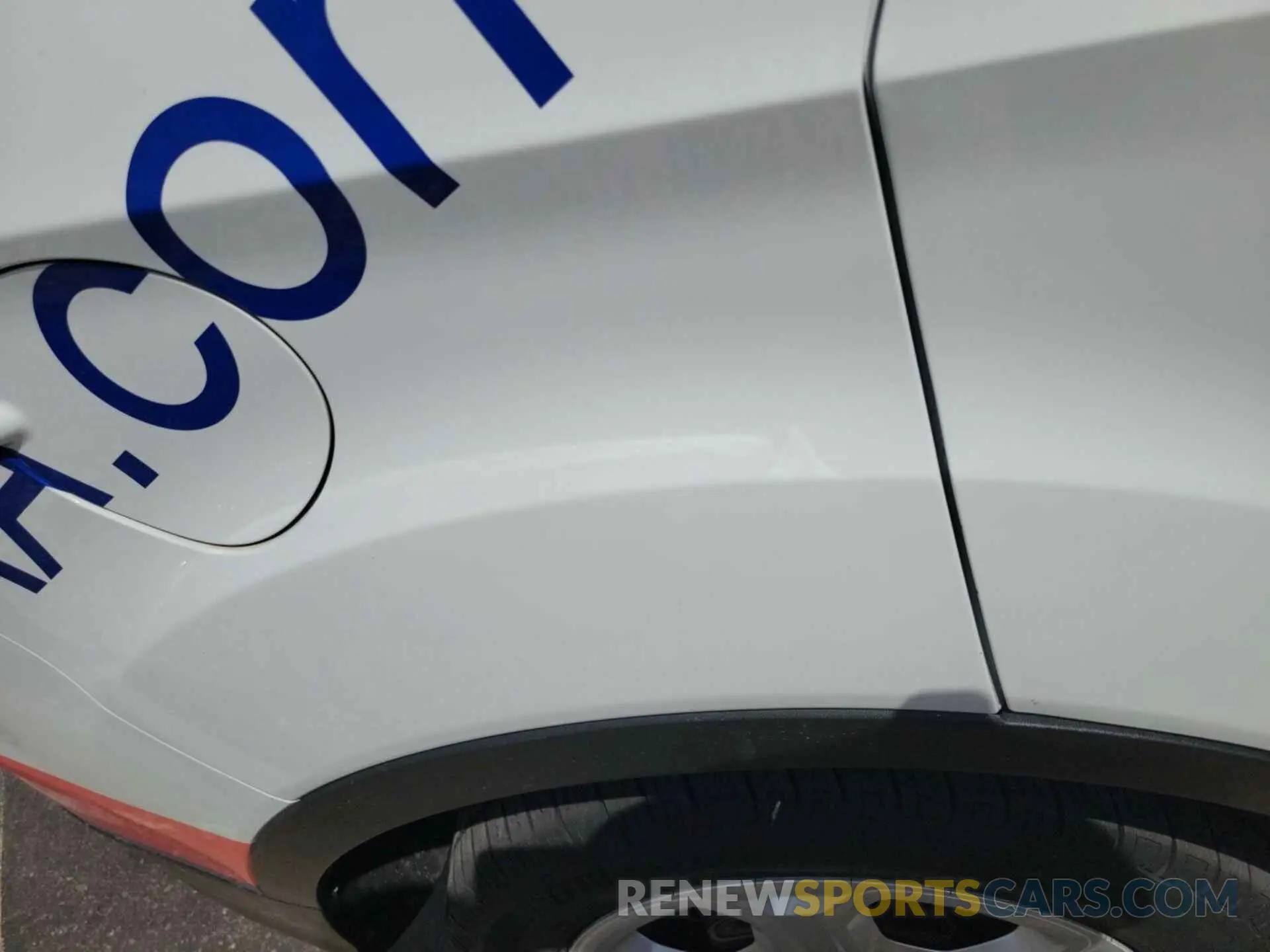 6 Photograph of a damaged car 1FMCU0F76KUC33507 FORD ESCAPE 2019