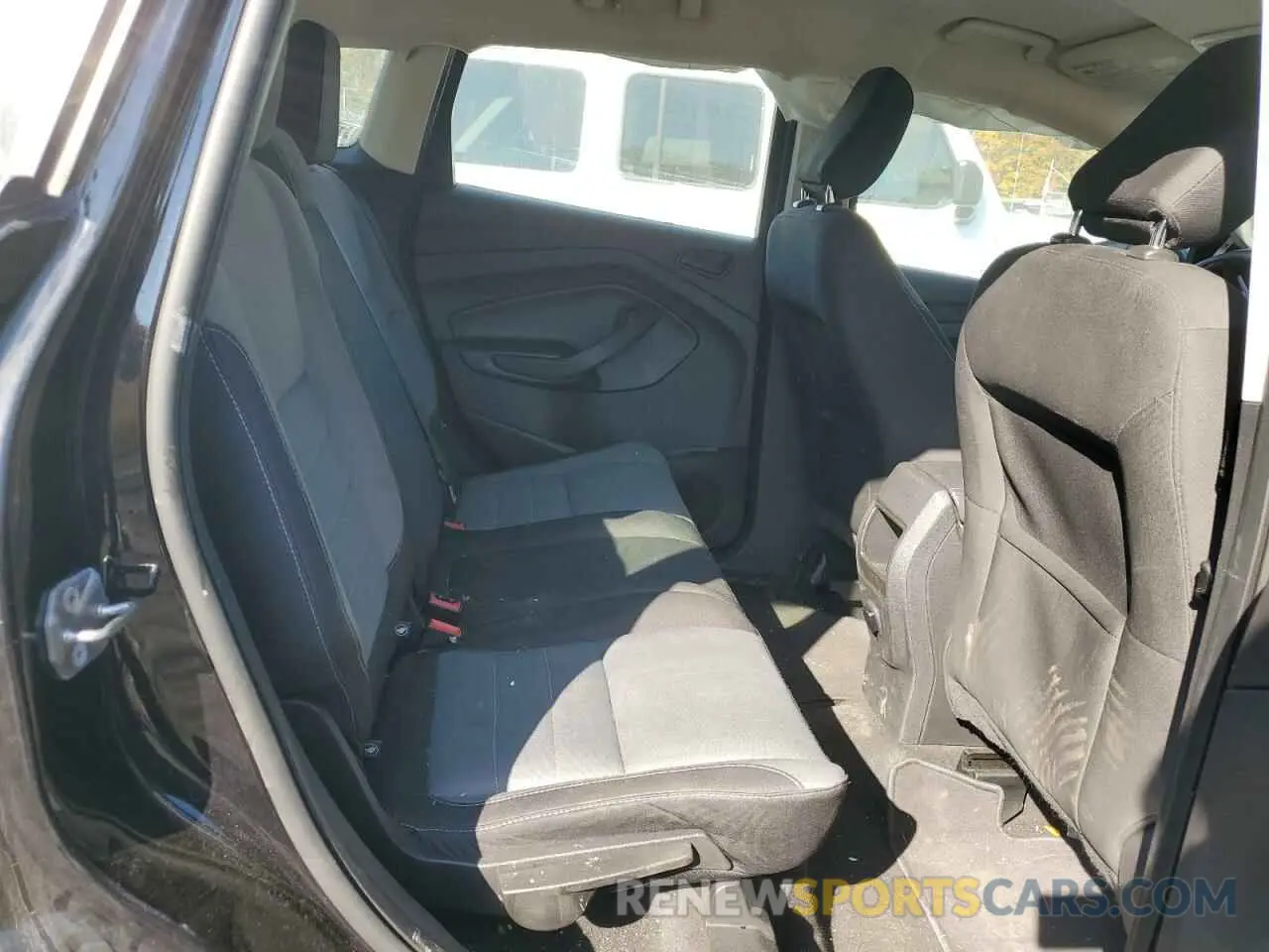 11 Photograph of a damaged car 1FMCU0F76KUC46905 FORD ESCAPE 2019