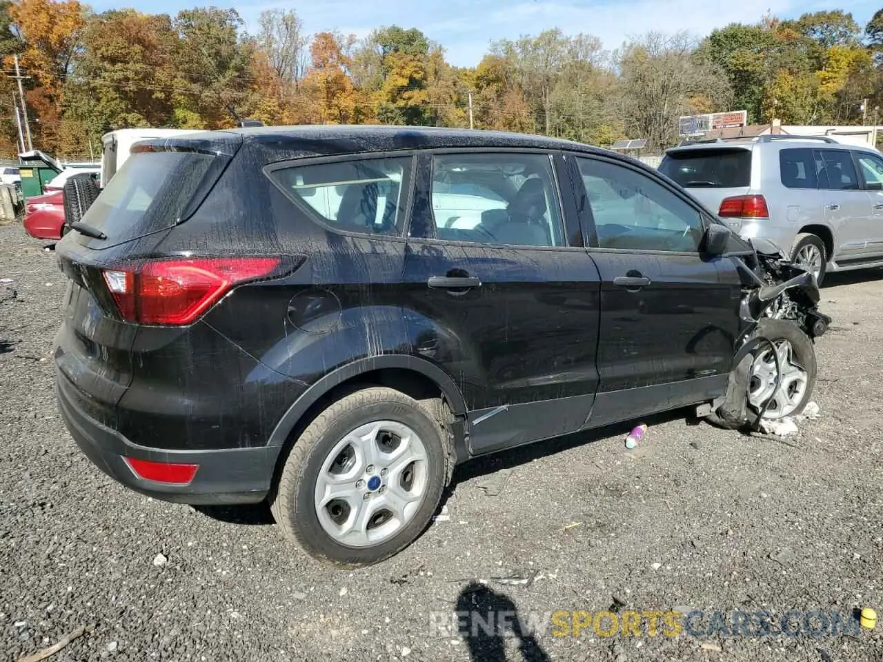 3 Photograph of a damaged car 1FMCU0F76KUC46905 FORD ESCAPE 2019