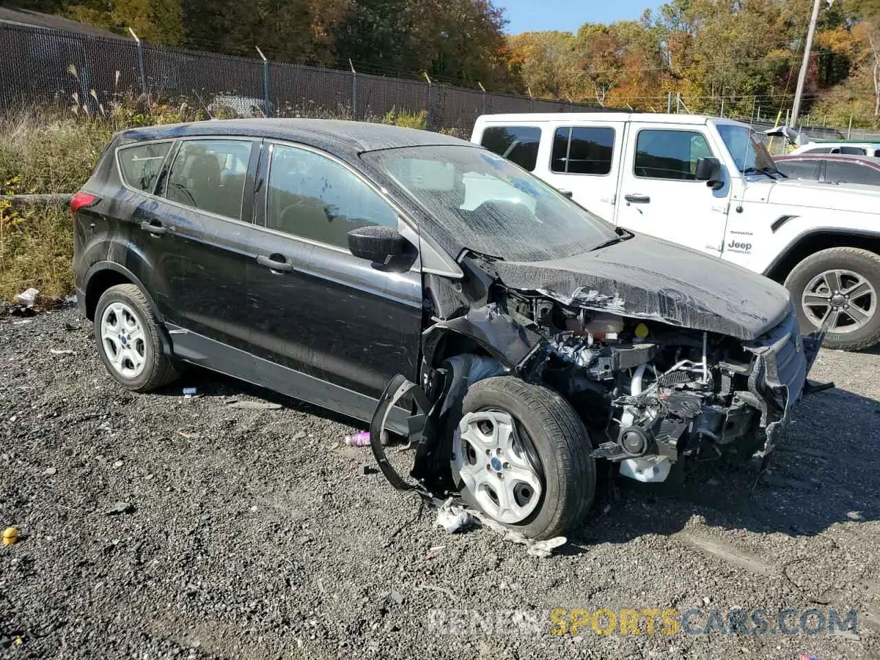 4 Photograph of a damaged car 1FMCU0F76KUC46905 FORD ESCAPE 2019