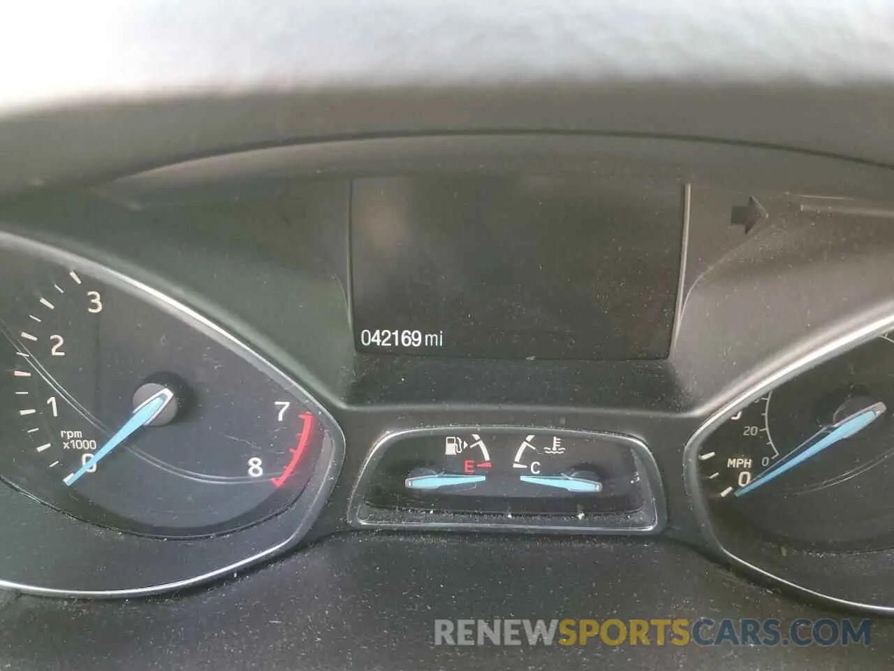 9 Photograph of a damaged car 1FMCU0F76KUC46905 FORD ESCAPE 2019