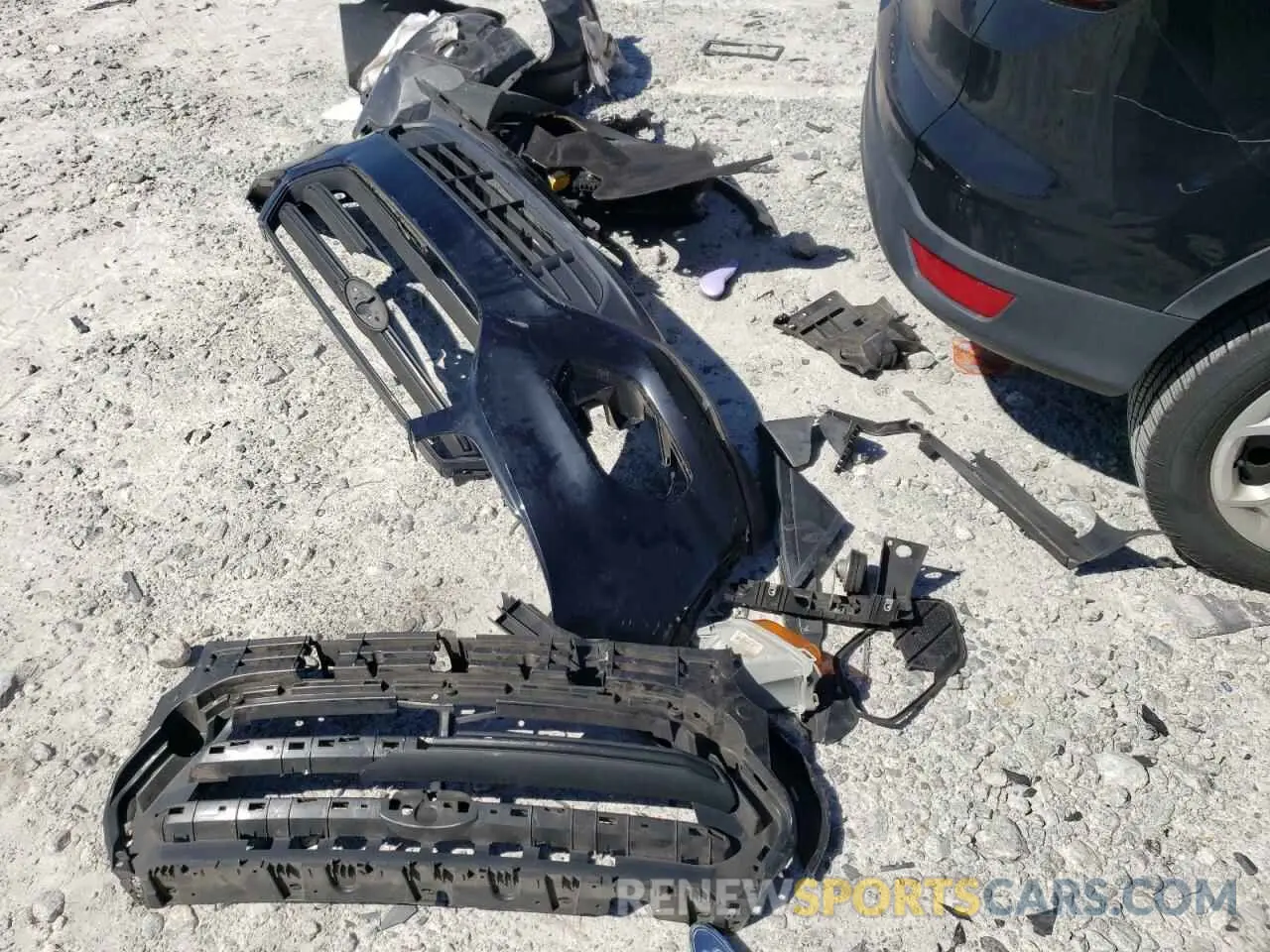 13 Photograph of a damaged car 1FMCU0F77KUA26382 FORD ESCAPE 2019
