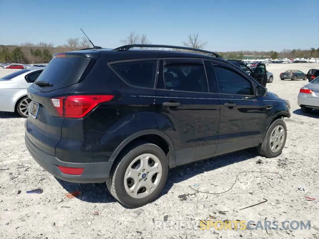 3 Photograph of a damaged car 1FMCU0F77KUA26382 FORD ESCAPE 2019