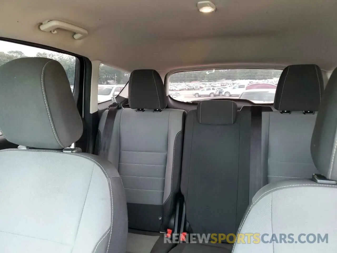 10 Photograph of a damaged car 1FMCU0F77KUA34580 FORD ESCAPE 2019