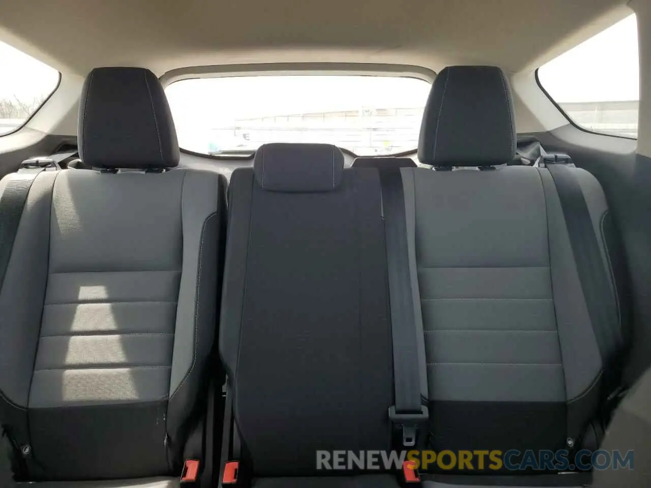 10 Photograph of a damaged car 1FMCU0F77KUA69524 FORD ESCAPE 2019