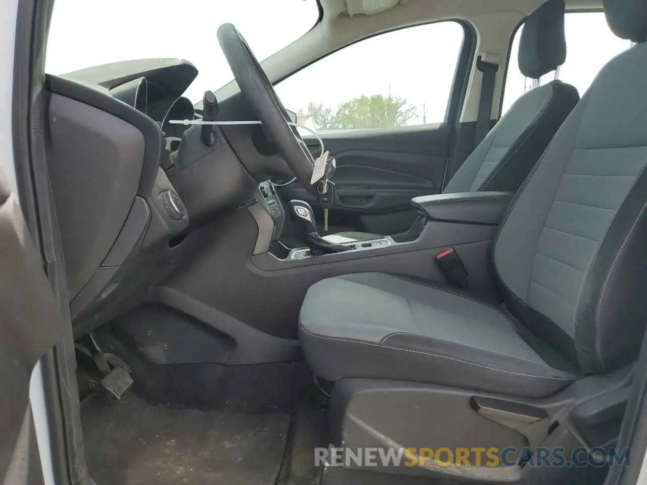 7 Photograph of a damaged car 1FMCU0F77KUA69524 FORD ESCAPE 2019