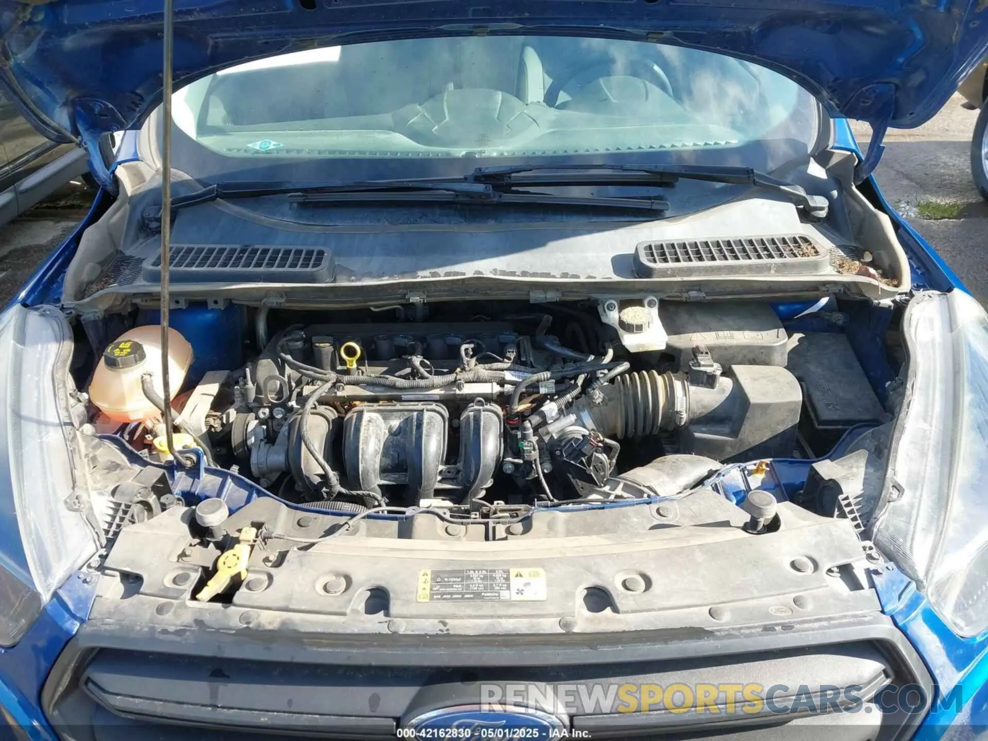 10 Photograph of a damaged car 1FMCU0F77KUB11691 FORD ESCAPE 2019