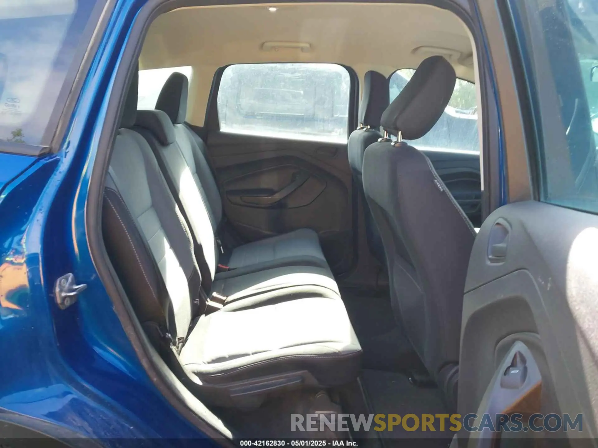 8 Photograph of a damaged car 1FMCU0F77KUB11691 FORD ESCAPE 2019