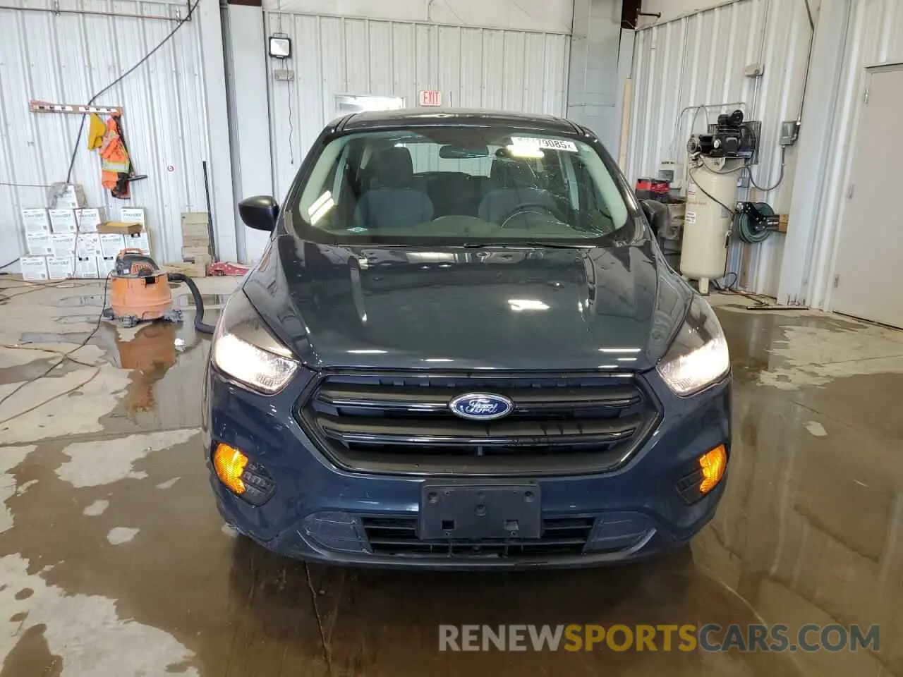 5 Photograph of a damaged car 1FMCU0F77KUB22352 FORD ESCAPE 2019