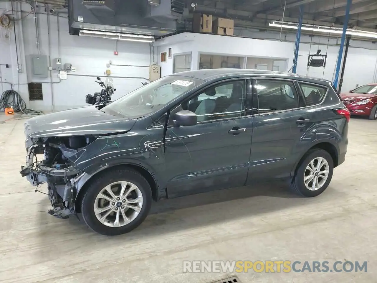 1 Photograph of a damaged car 1FMCU0F77KUB45355 FORD ESCAPE 2019