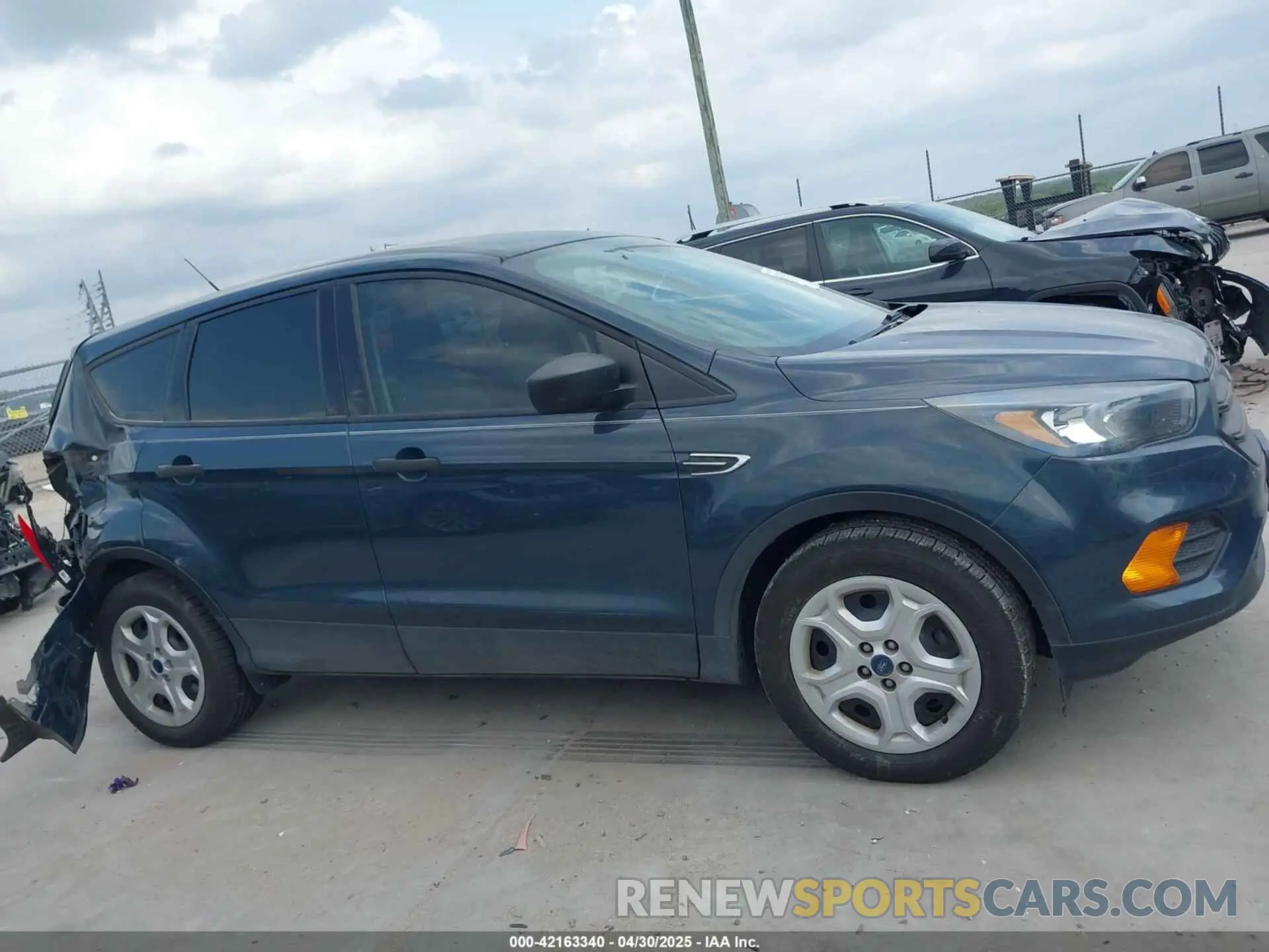 12 Photograph of a damaged car 1FMCU0F77KUB57411 FORD ESCAPE 2019