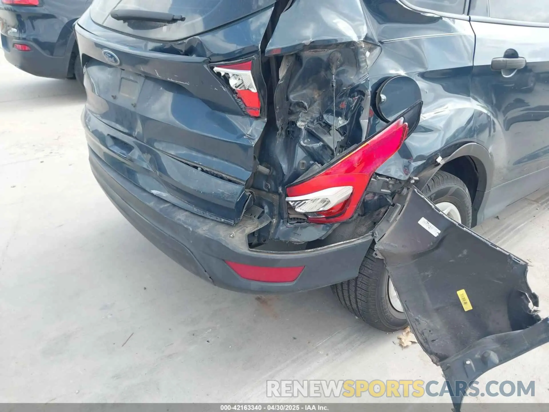 6 Photograph of a damaged car 1FMCU0F77KUB57411 FORD ESCAPE 2019