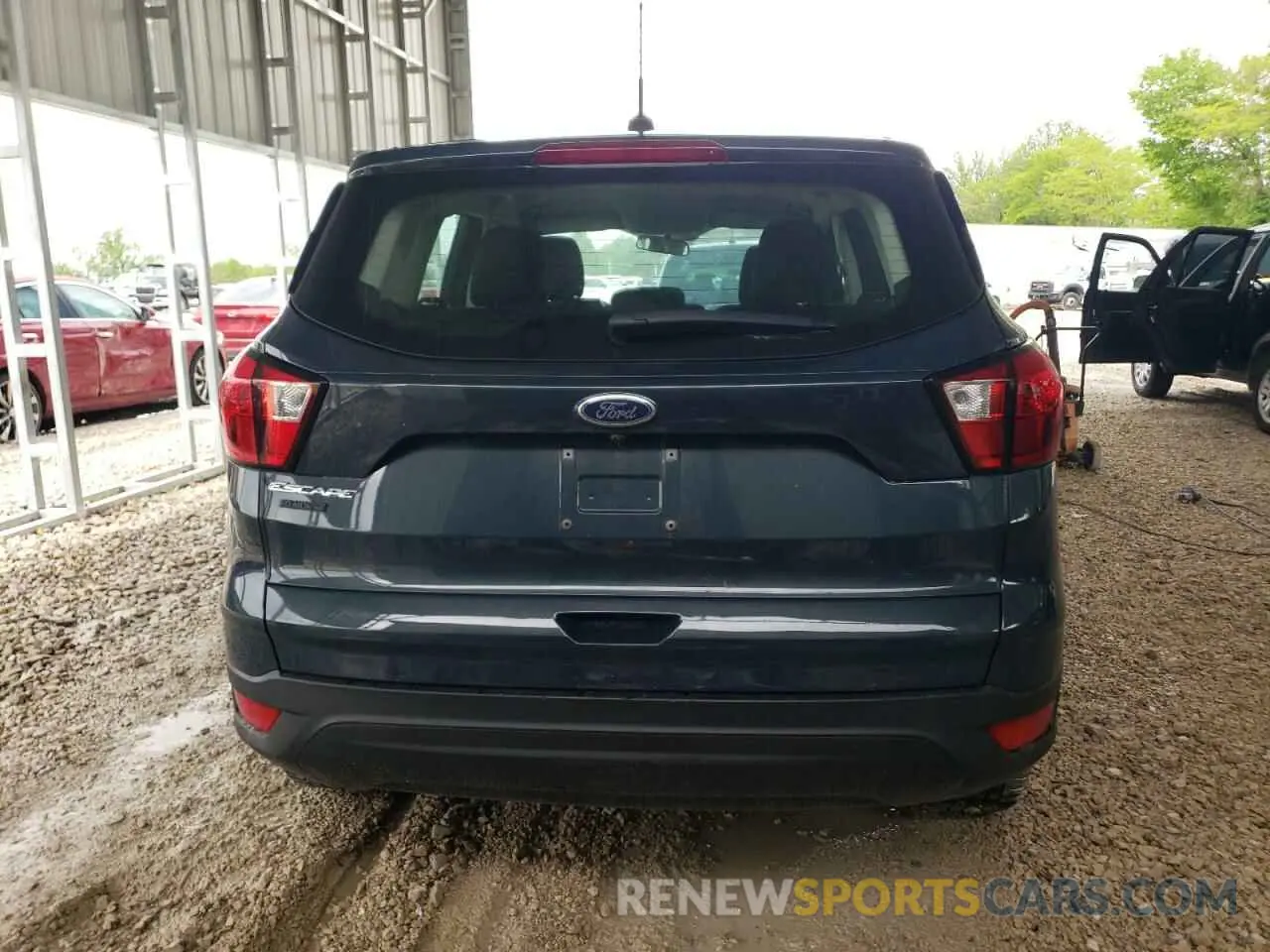 6 Photograph of a damaged car 1FMCU0F77KUB78470 FORD ESCAPE 2019