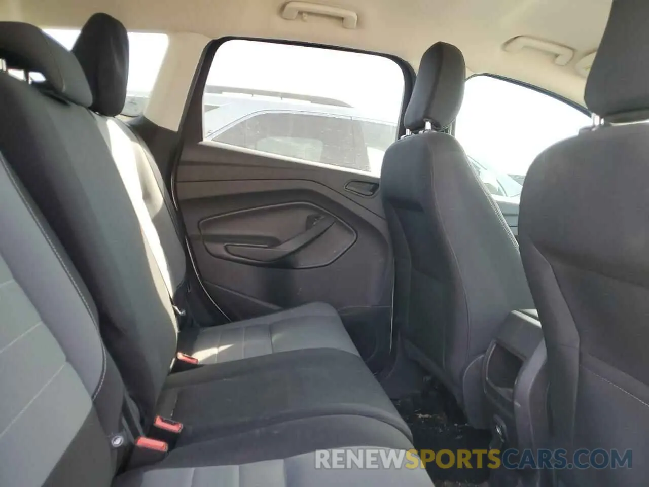 11 Photograph of a damaged car 1FMCU0F77KUB88965 FORD ESCAPE 2019