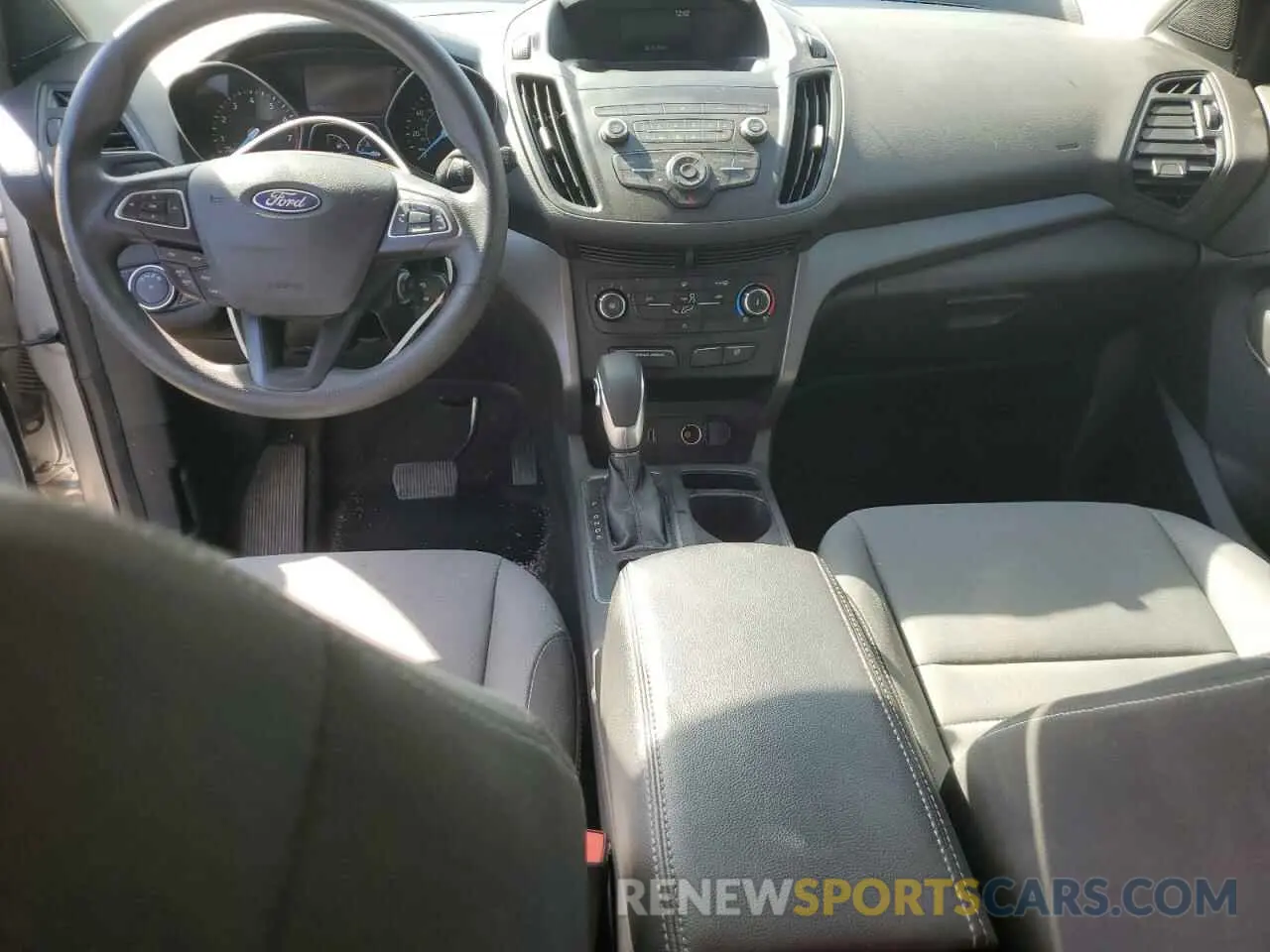 8 Photograph of a damaged car 1FMCU0F77KUB88965 FORD ESCAPE 2019