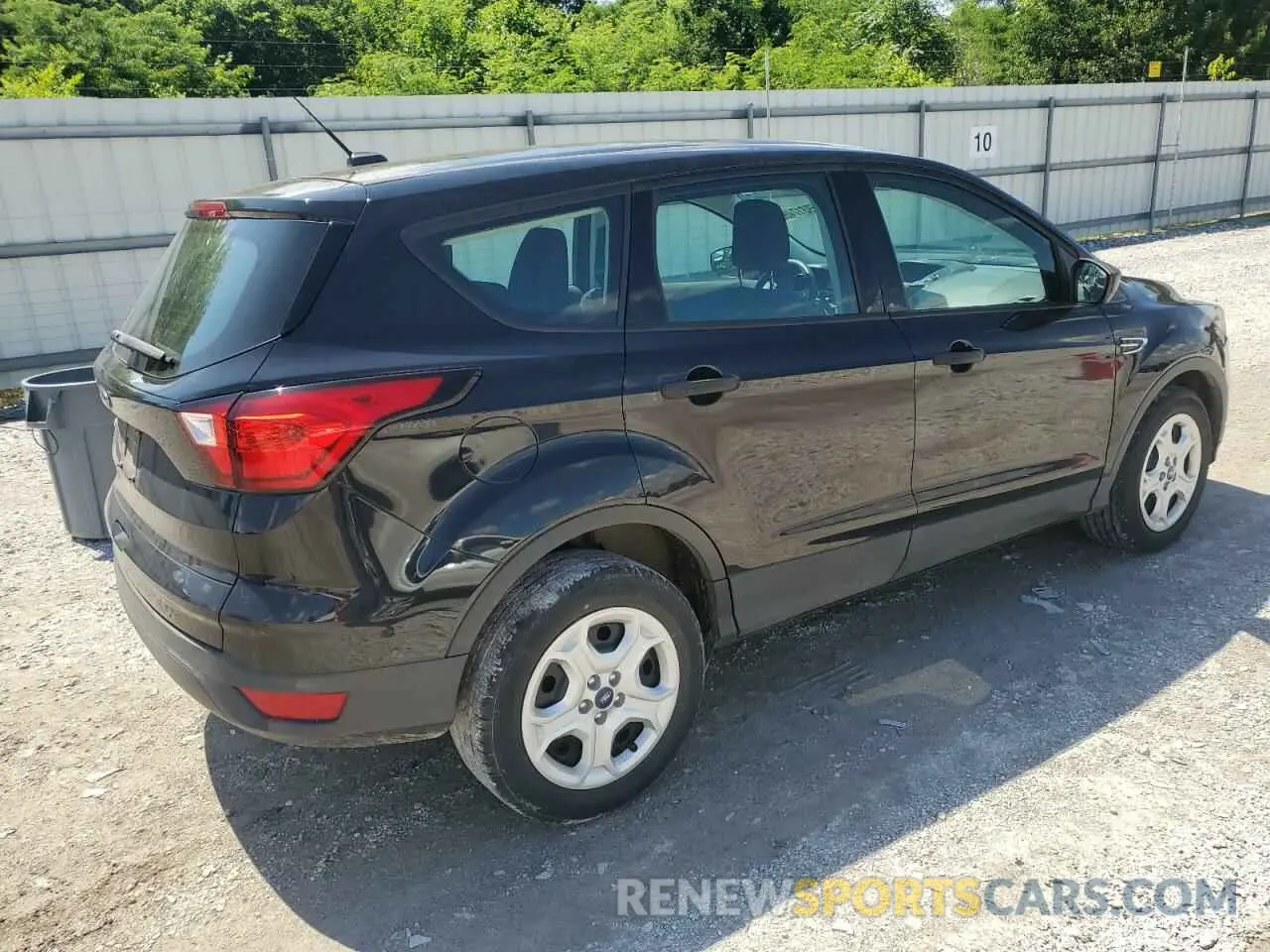 3 Photograph of a damaged car 1FMCU0F77KUC45813 FORD ESCAPE 2019