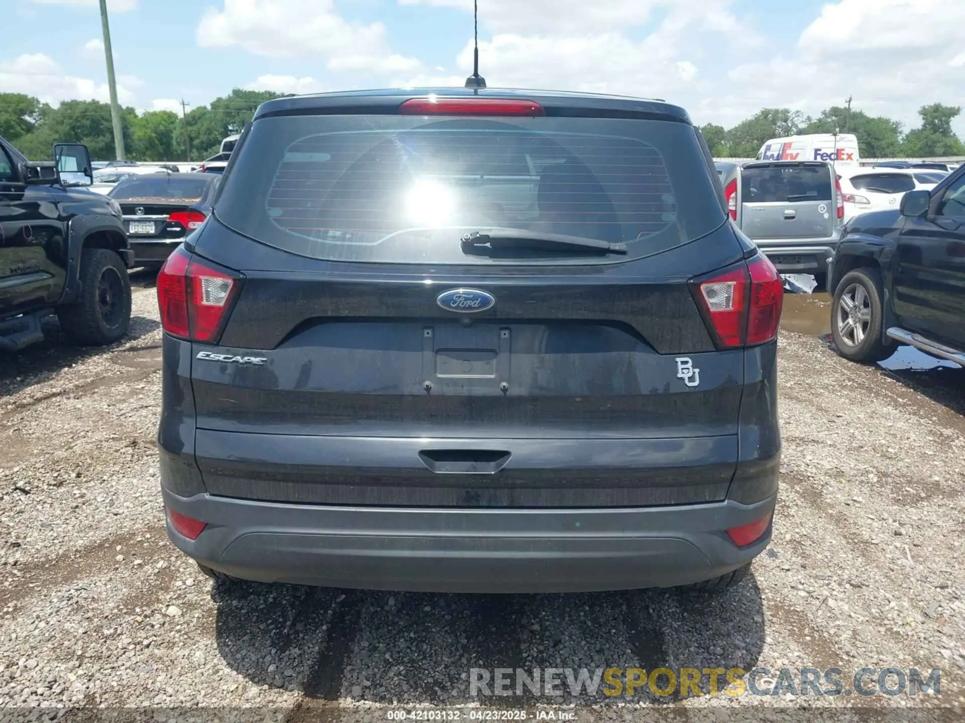 17 Photograph of a damaged car 1FMCU0F78KUA34278 FORD ESCAPE 2019