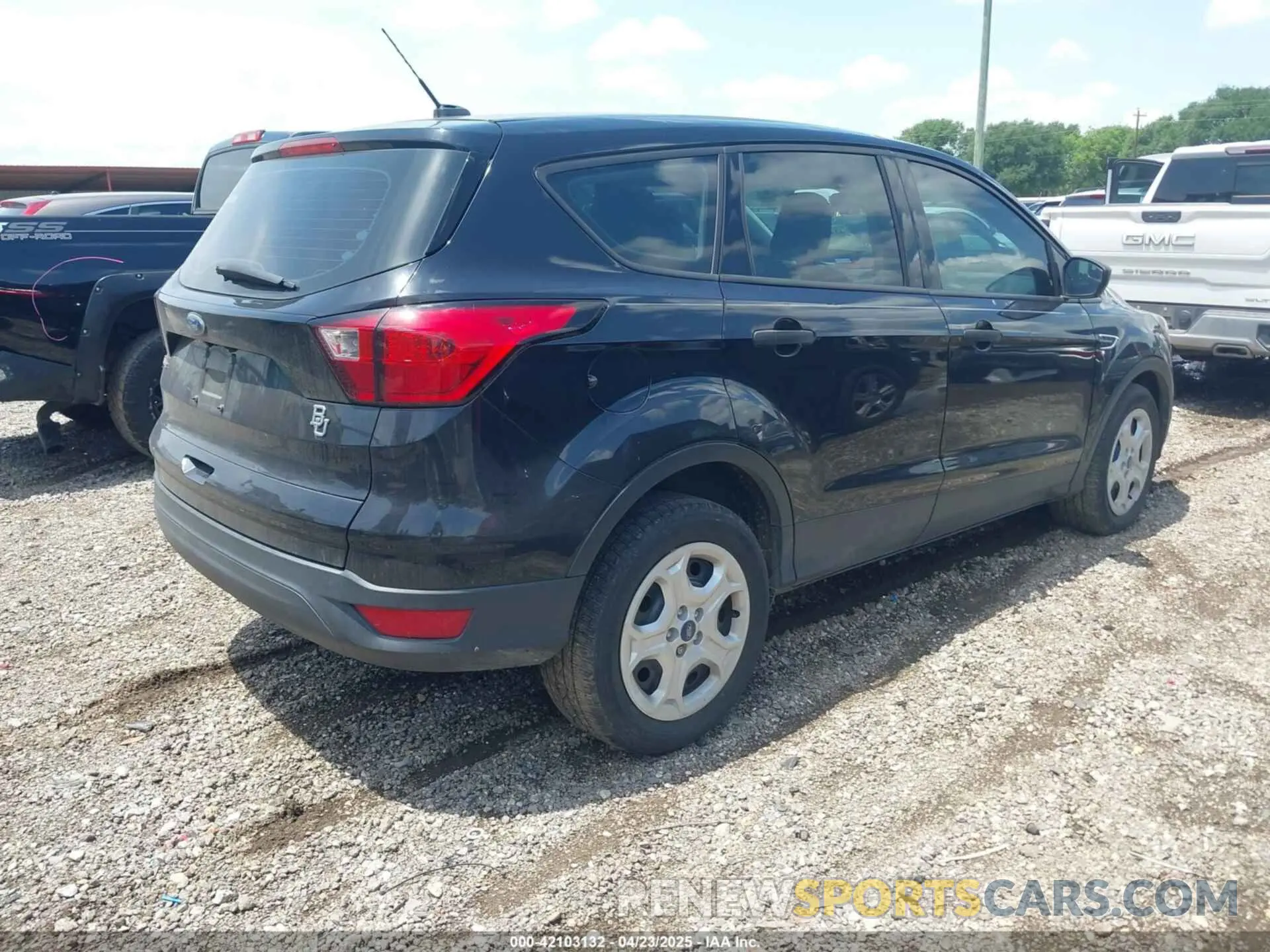 4 Photograph of a damaged car 1FMCU0F78KUA34278 FORD ESCAPE 2019