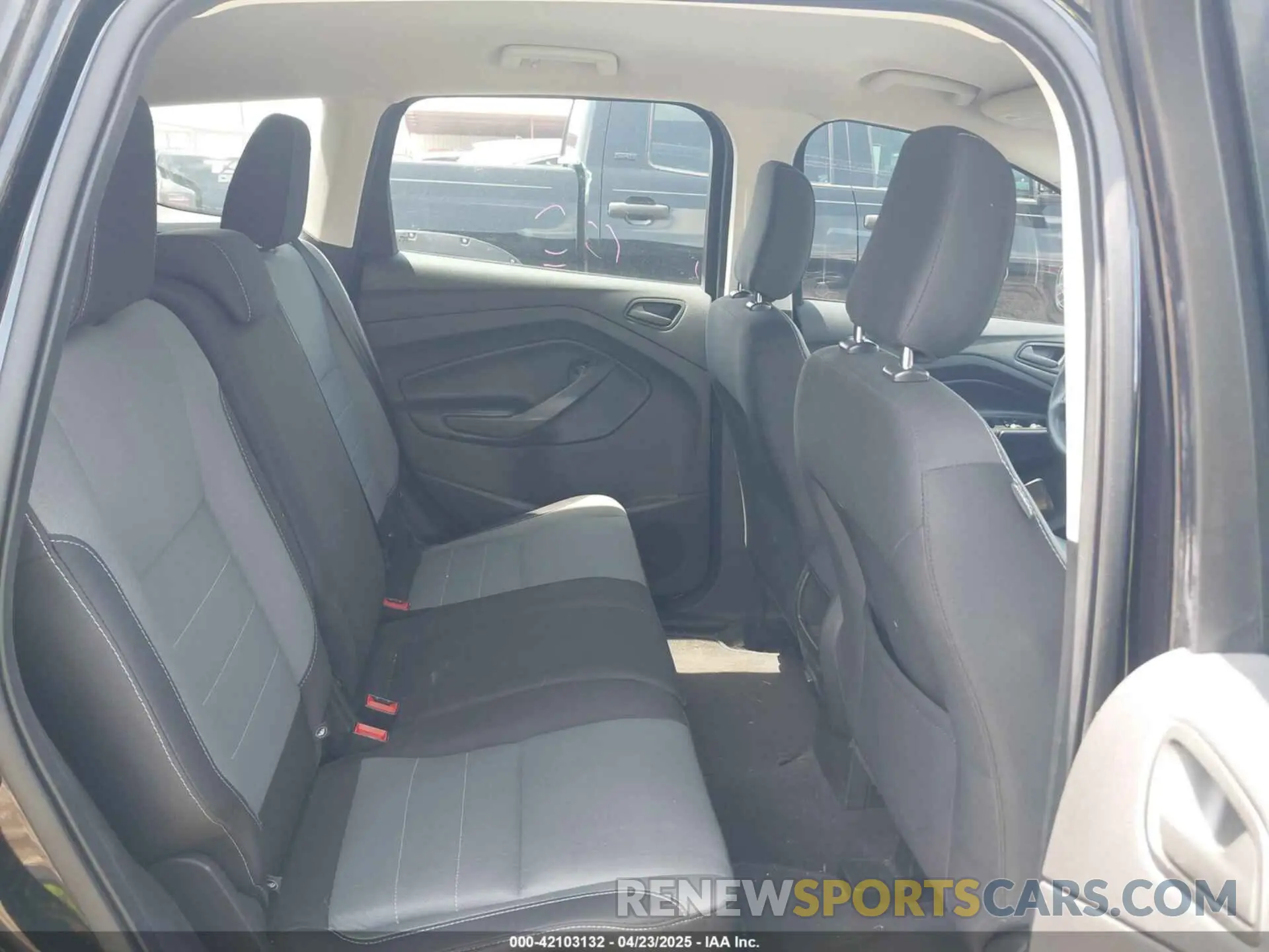 8 Photograph of a damaged car 1FMCU0F78KUA34278 FORD ESCAPE 2019