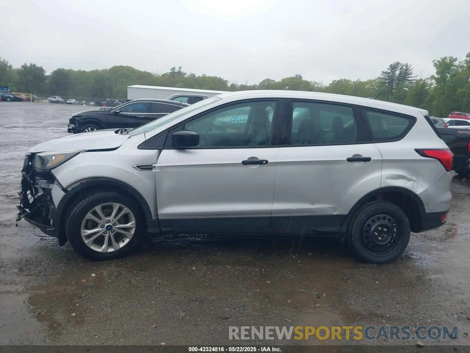15 Photograph of a damaged car 1FMCU0F78KUA87997 FORD ESCAPE 2019