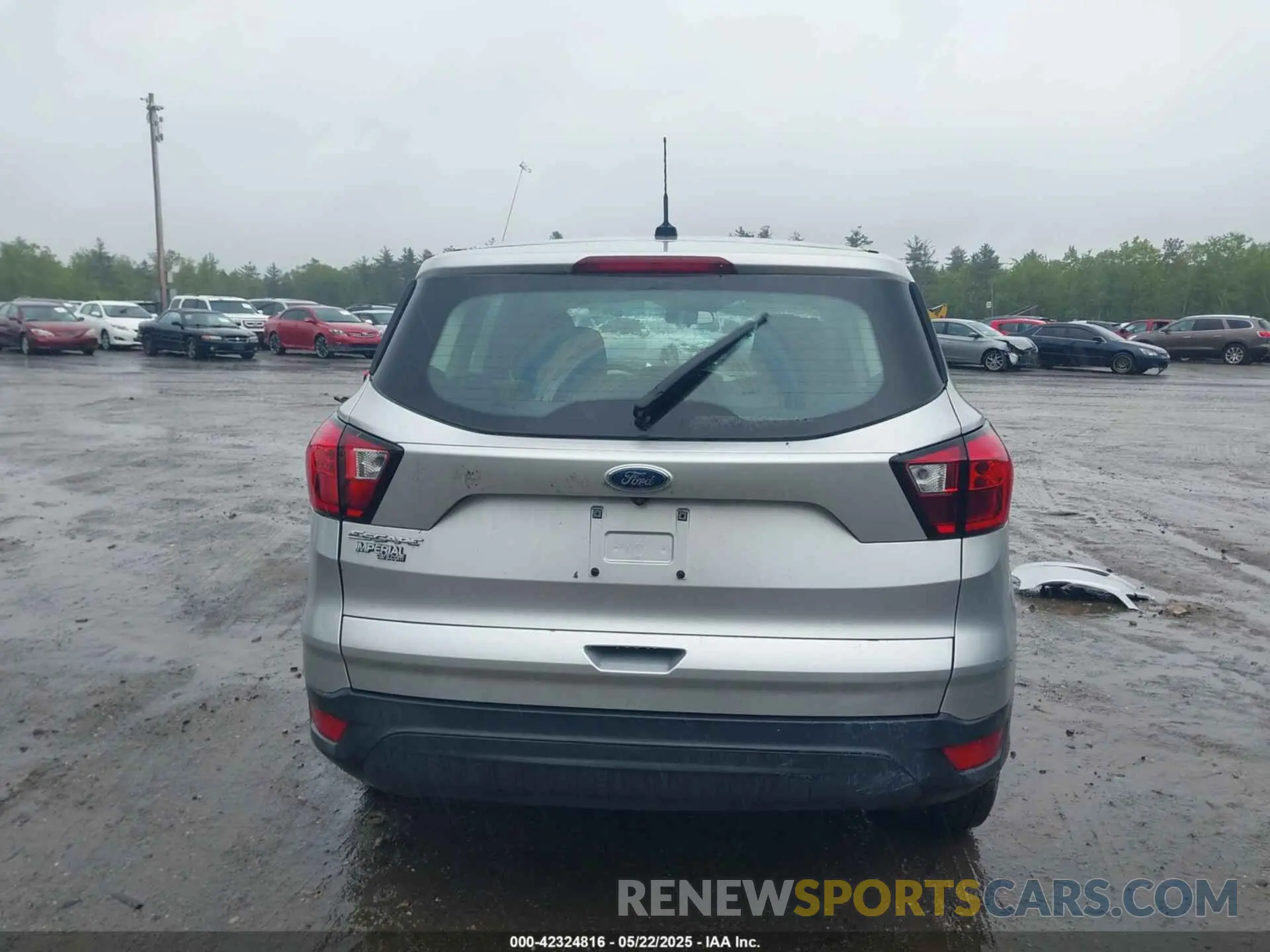 17 Photograph of a damaged car 1FMCU0F78KUA87997 FORD ESCAPE 2019