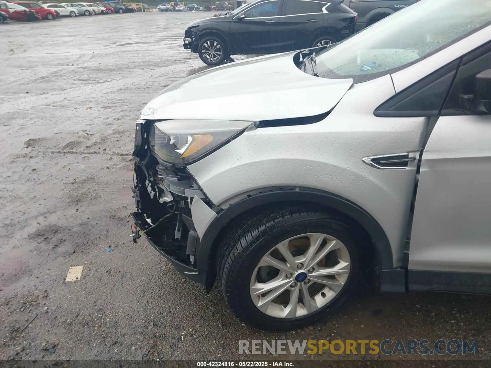 19 Photograph of a damaged car 1FMCU0F78KUA87997 FORD ESCAPE 2019