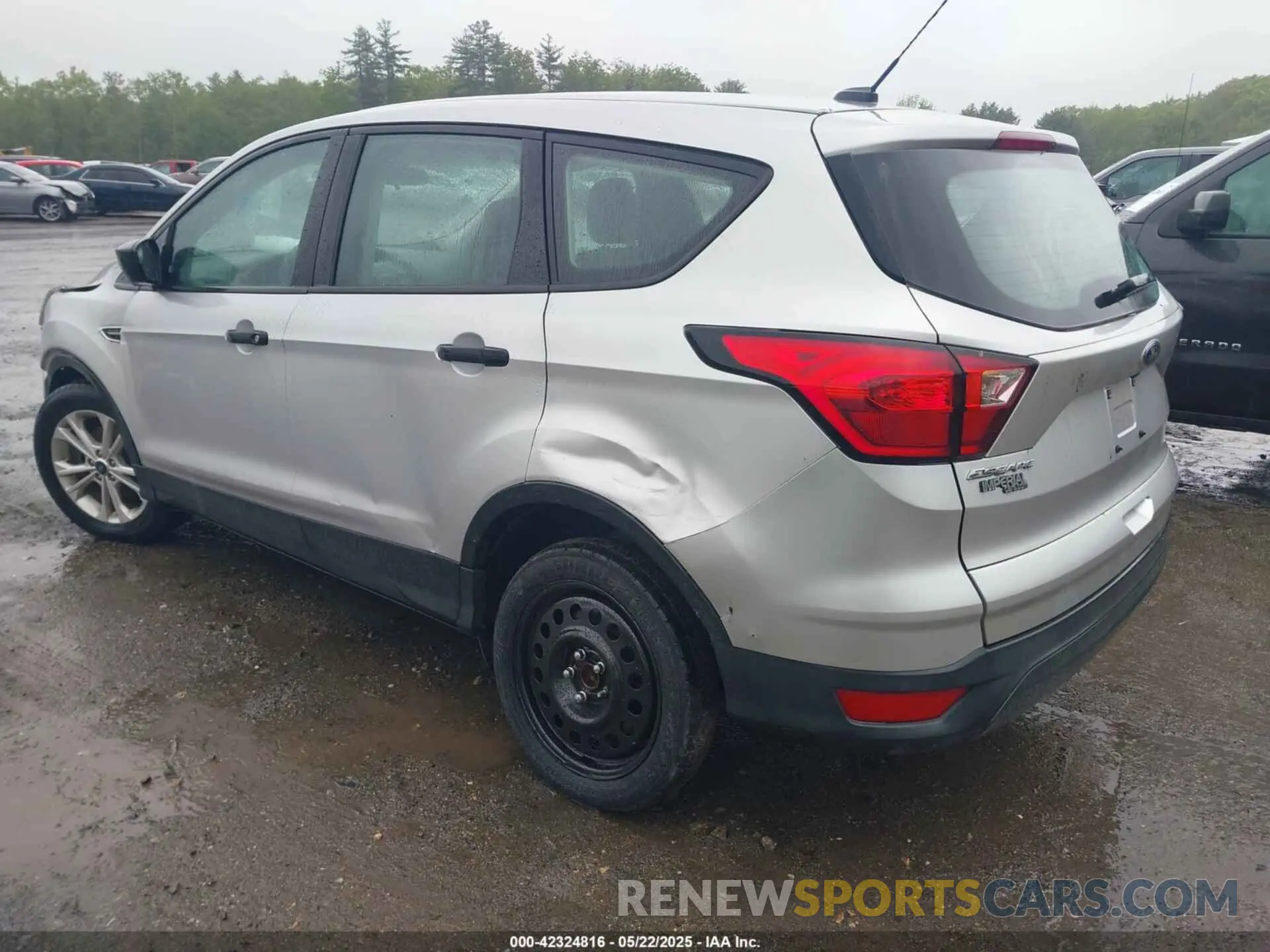 3 Photograph of a damaged car 1FMCU0F78KUA87997 FORD ESCAPE 2019