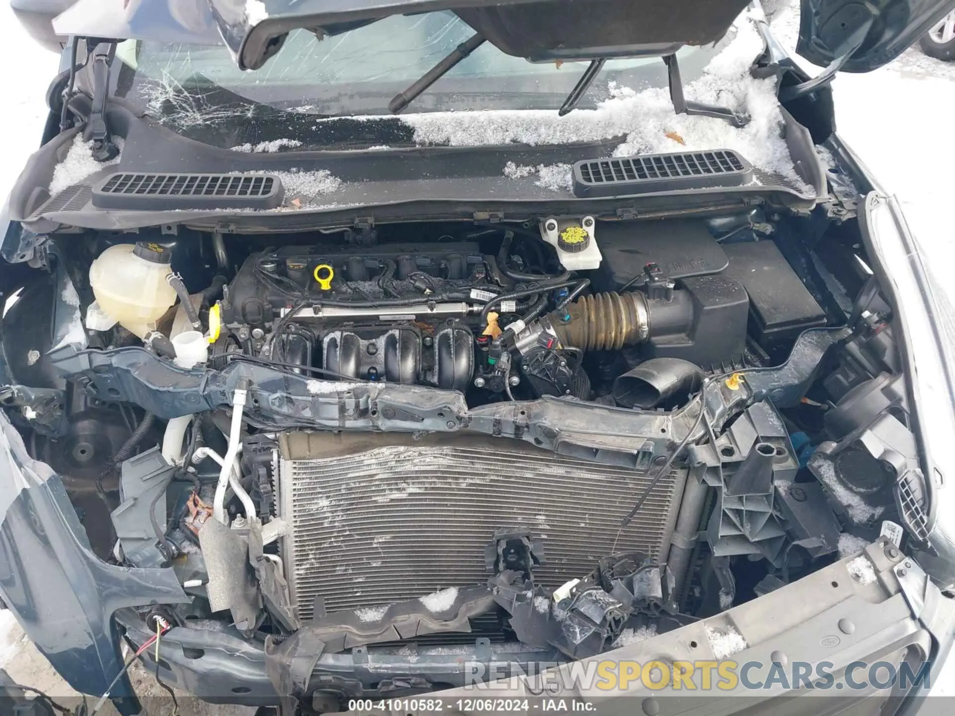 10 Photograph of a damaged car 1FMCU0F78KUA96005 FORD ESCAPE 2019