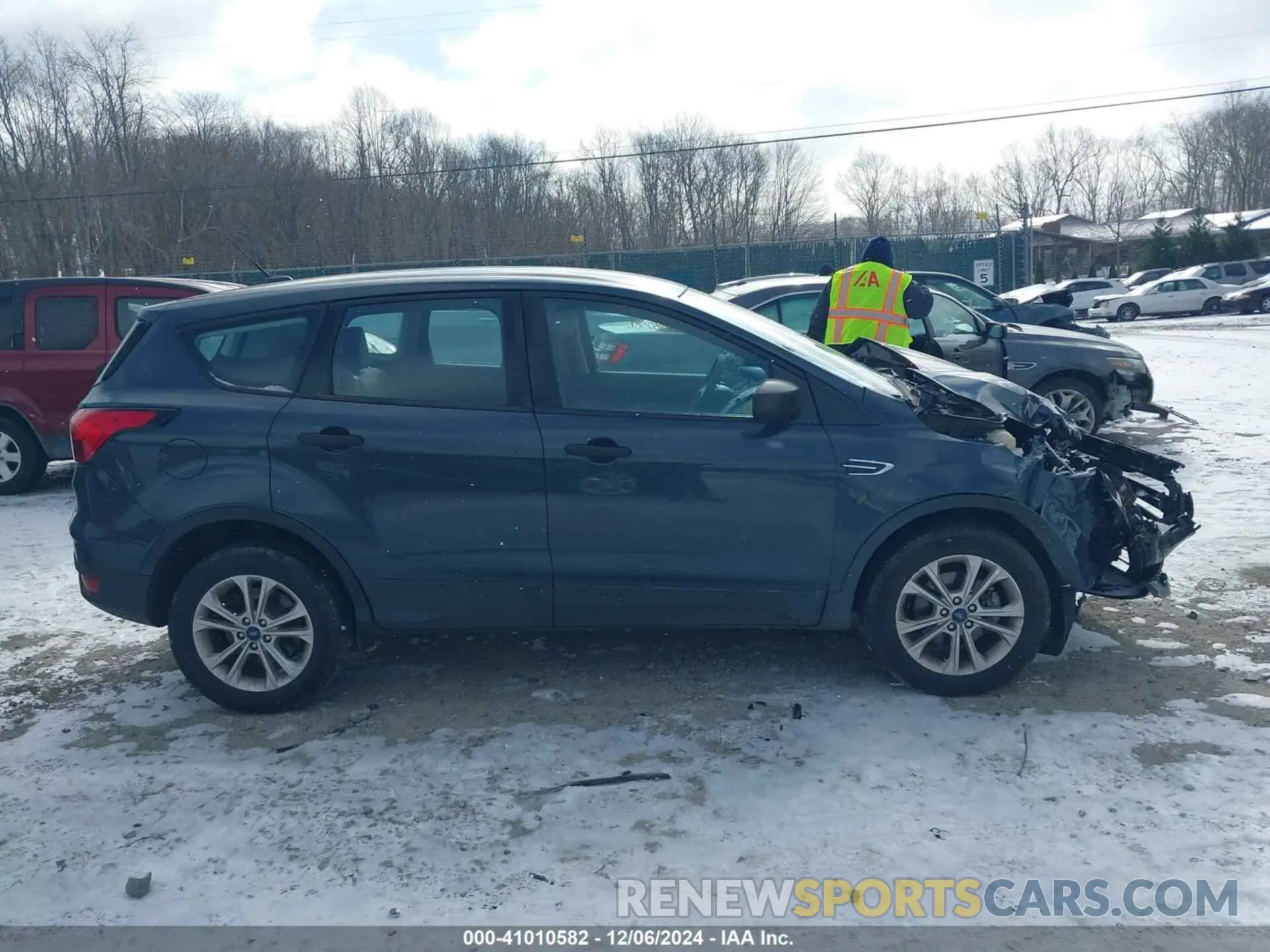 13 Photograph of a damaged car 1FMCU0F78KUA96005 FORD ESCAPE 2019