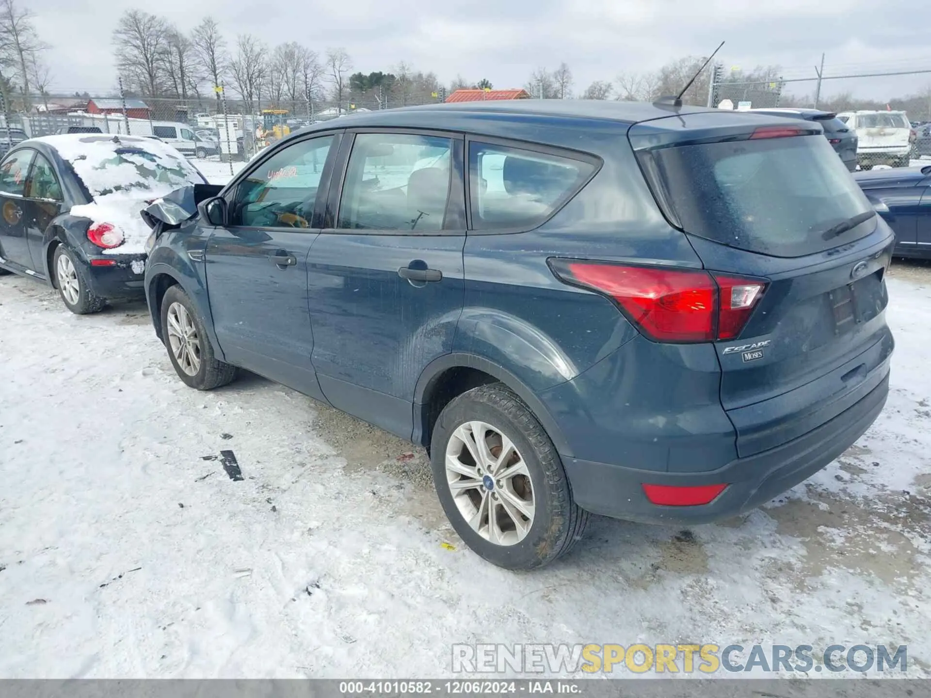 3 Photograph of a damaged car 1FMCU0F78KUA96005 FORD ESCAPE 2019