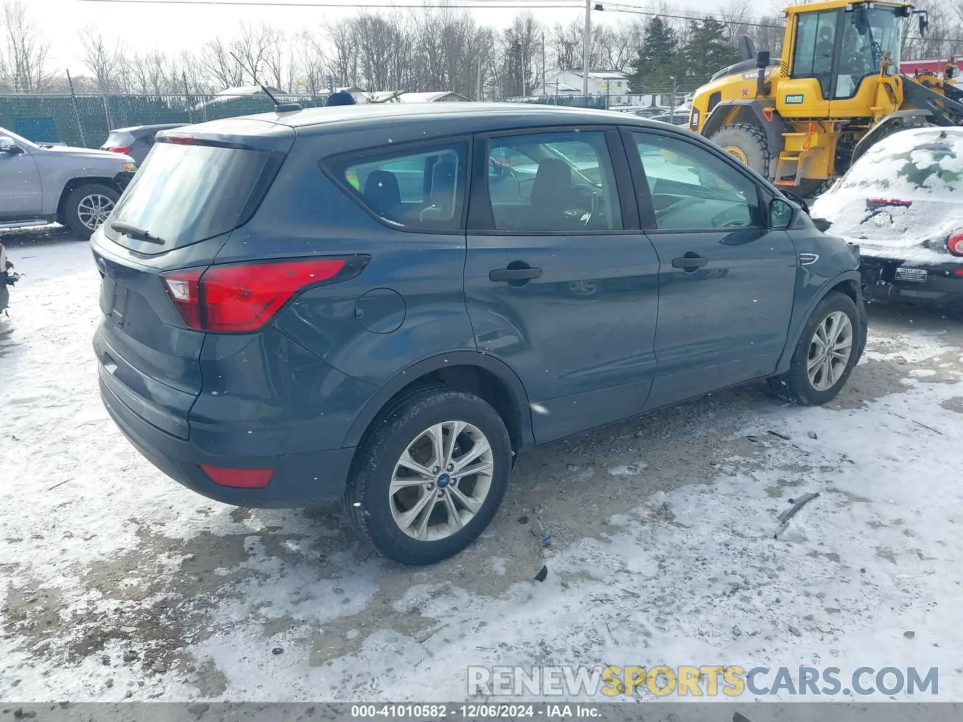 4 Photograph of a damaged car 1FMCU0F78KUA96005 FORD ESCAPE 2019
