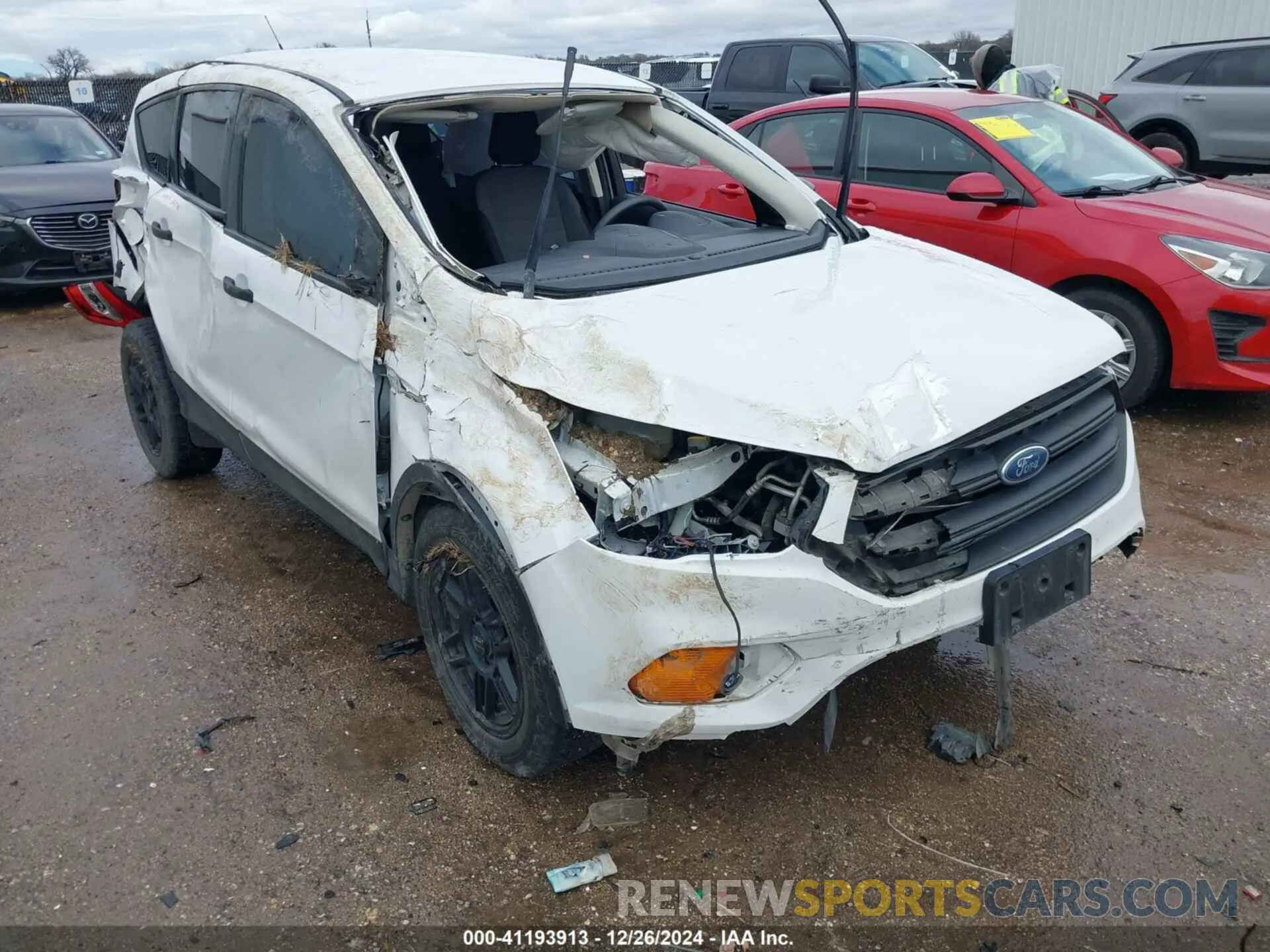 1 Photograph of a damaged car 1FMCU0F78KUB00165 FORD ESCAPE 2019