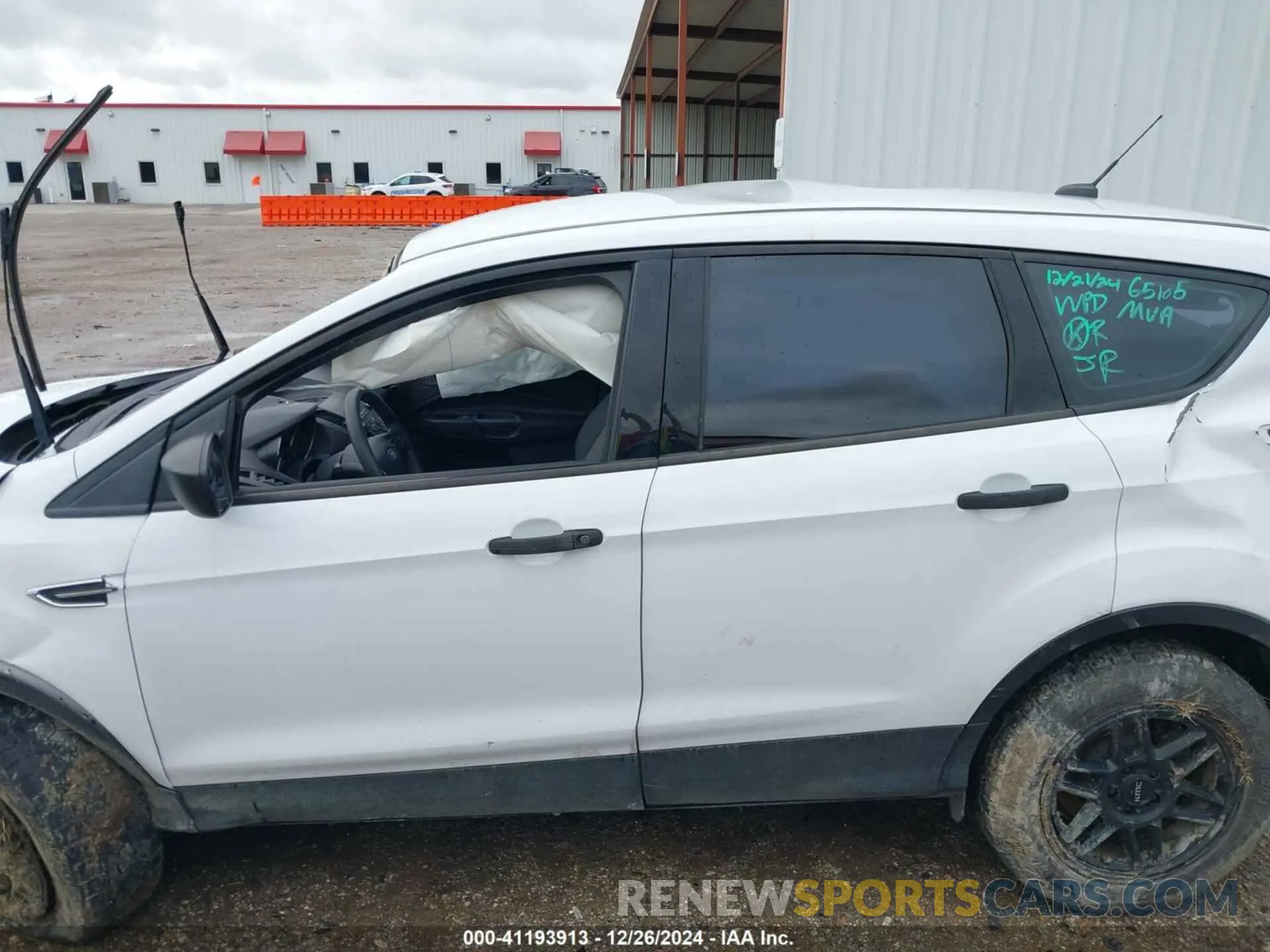 13 Photograph of a damaged car 1FMCU0F78KUB00165 FORD ESCAPE 2019