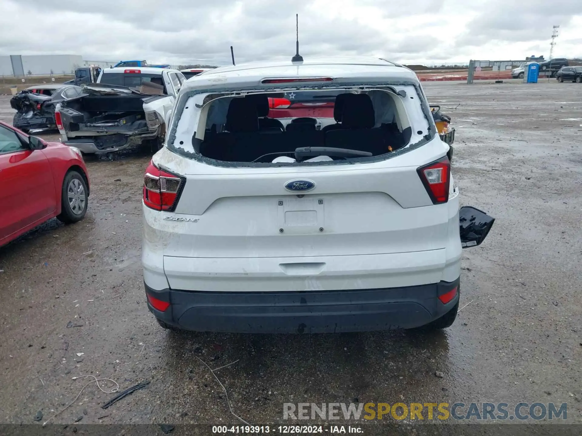 15 Photograph of a damaged car 1FMCU0F78KUB00165 FORD ESCAPE 2019