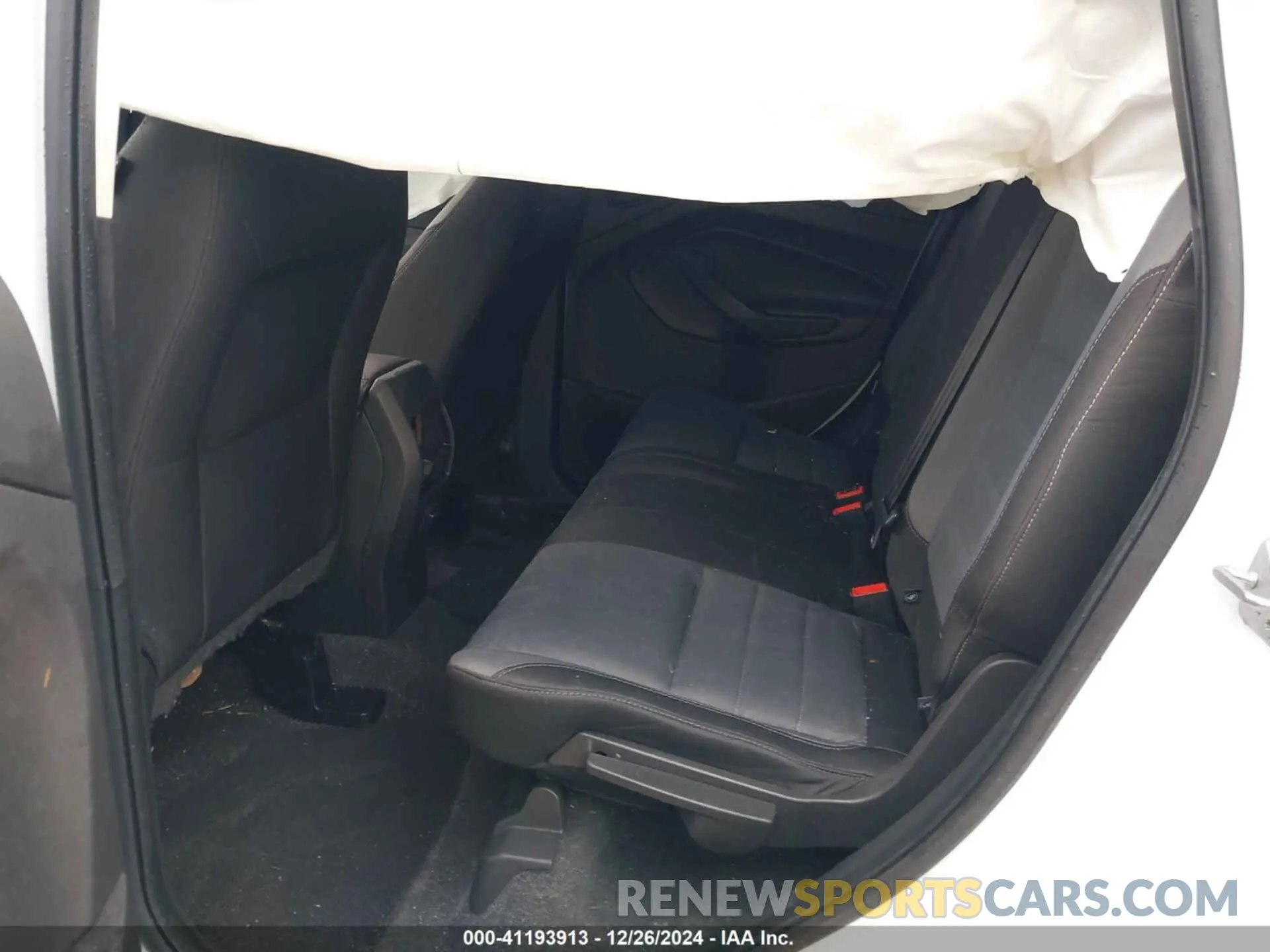 8 Photograph of a damaged car 1FMCU0F78KUB00165 FORD ESCAPE 2019