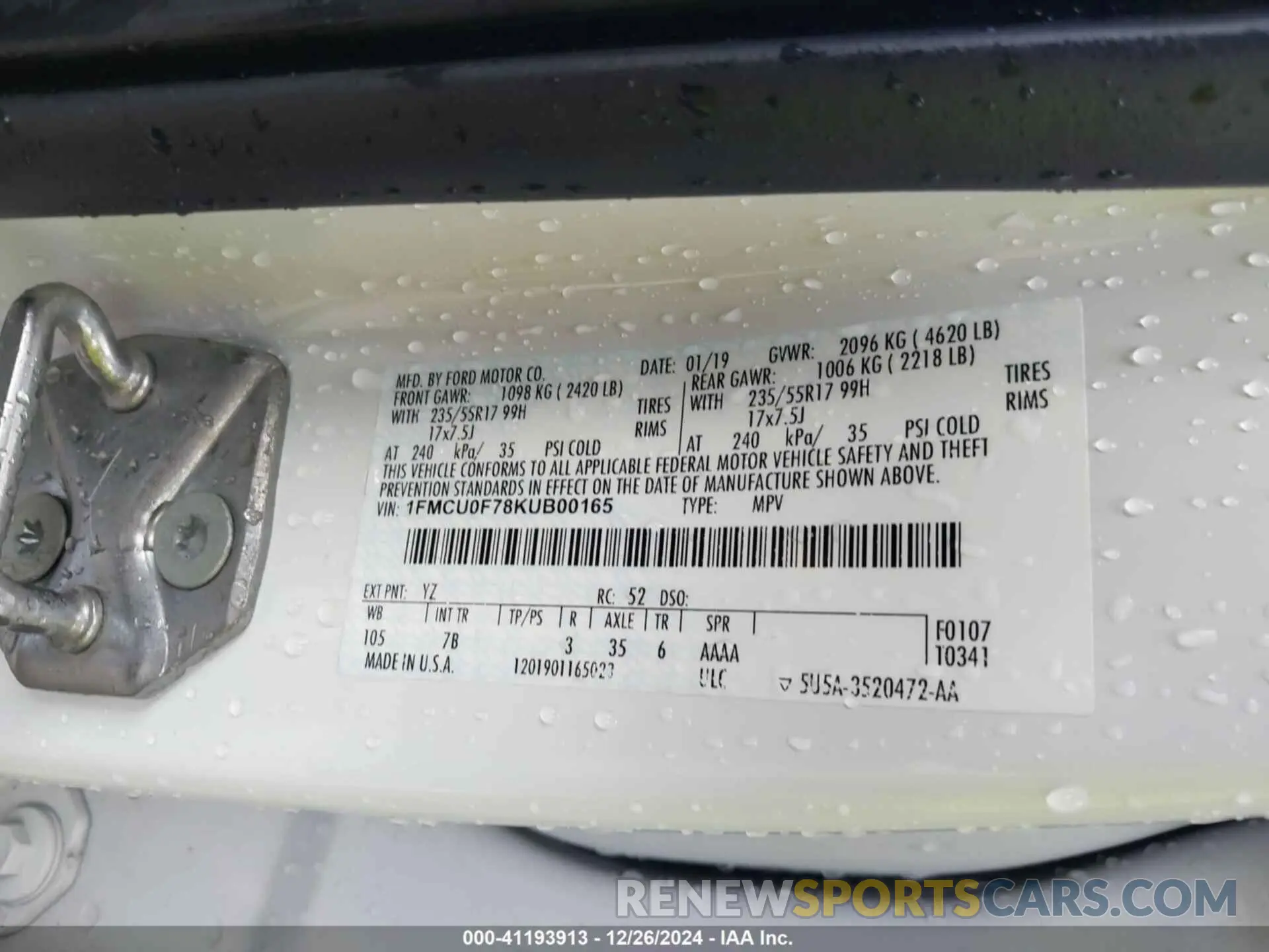 9 Photograph of a damaged car 1FMCU0F78KUB00165 FORD ESCAPE 2019