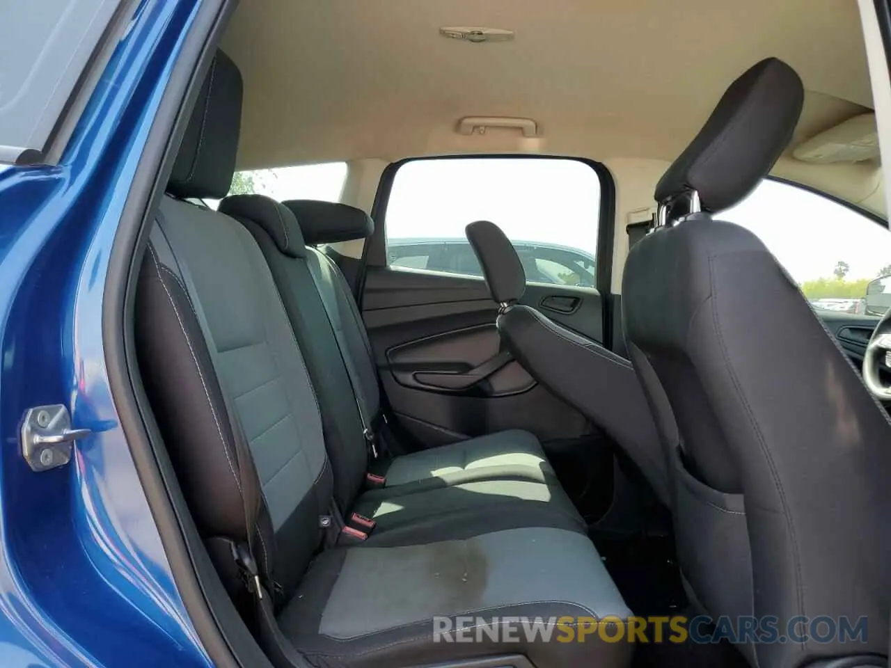 11 Photograph of a damaged car 1FMCU0F78KUB00277 FORD ESCAPE 2019