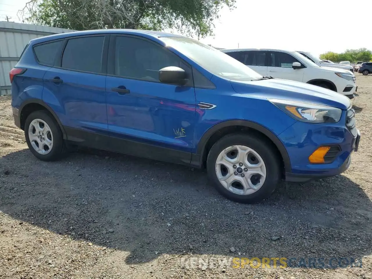 4 Photograph of a damaged car 1FMCU0F78KUB00277 FORD ESCAPE 2019